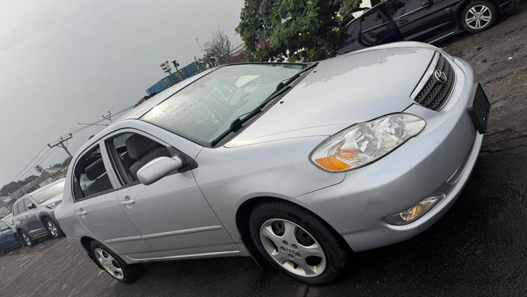 2006 Toyota Corolla Sedan — photo 2 of 8