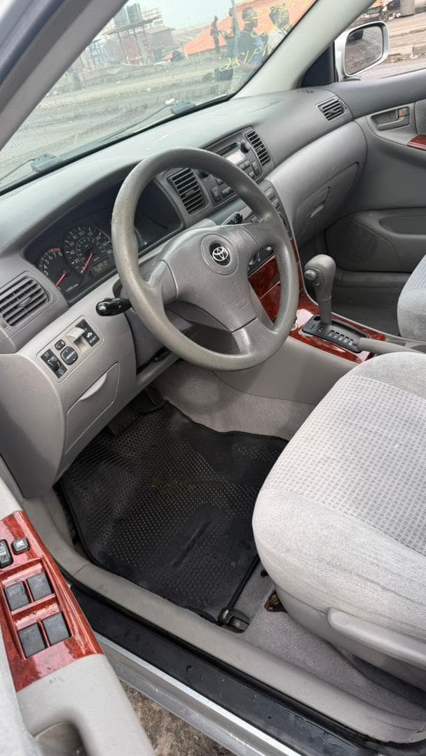2006 Toyota Corolla Sedan — photo 5 of 8