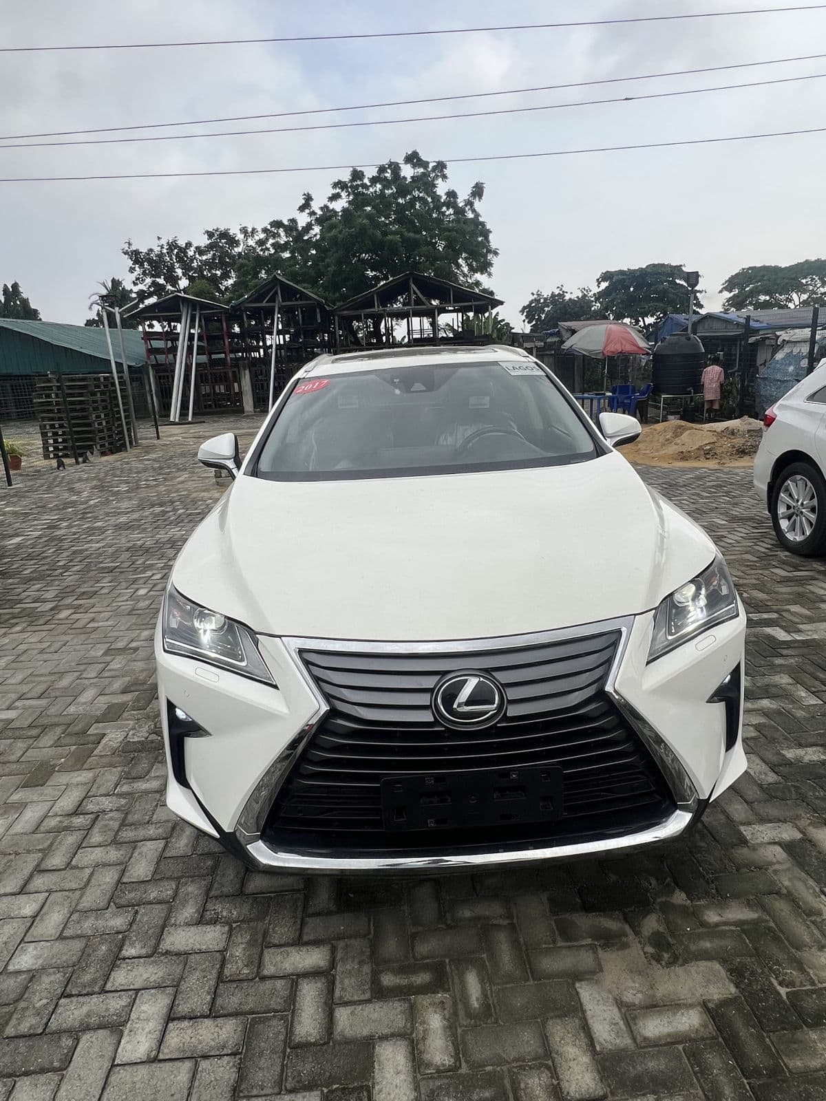 2017 Lexus RX SUV — photo 2 of 10