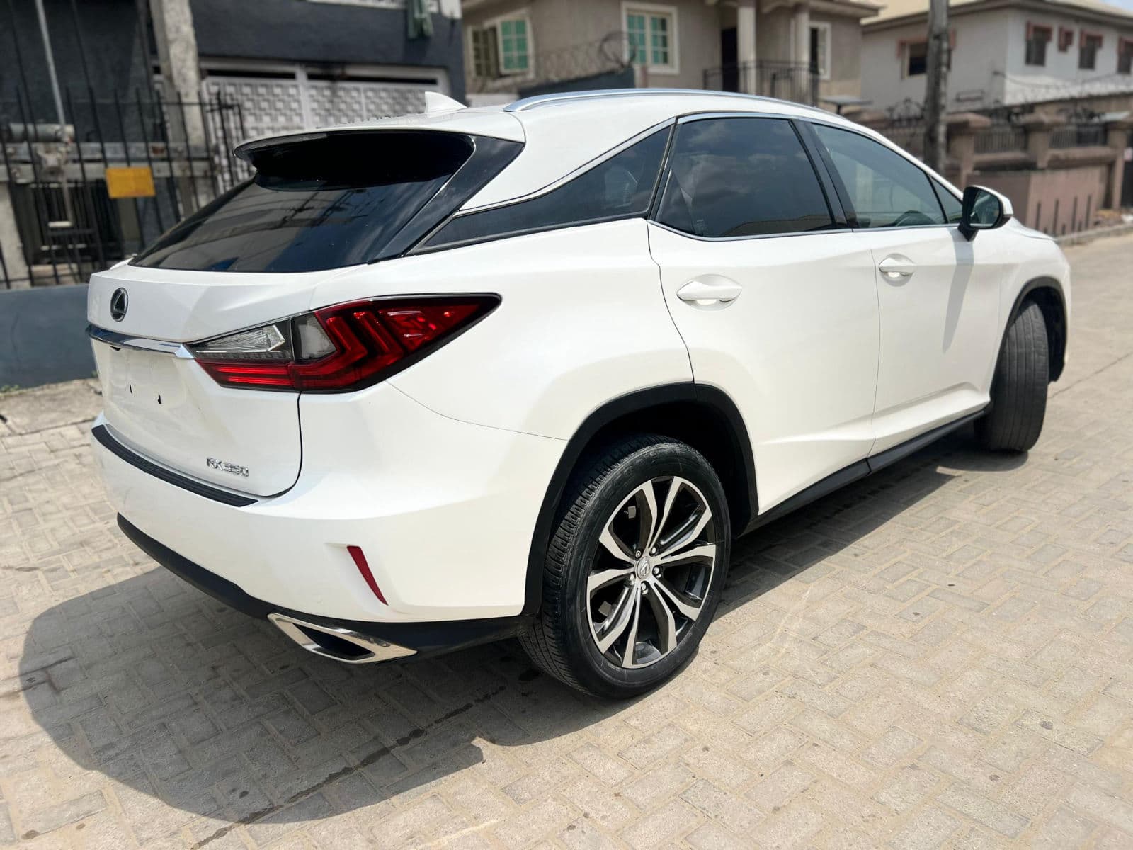 2017 Lexus RX SUV — photo 8 of 10
