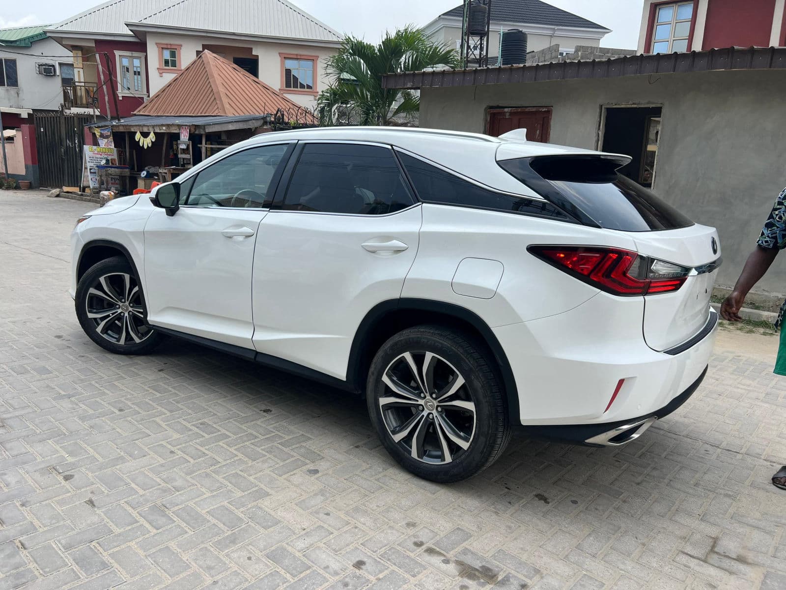 2017 Lexus RX SUV — photo 9 of 10