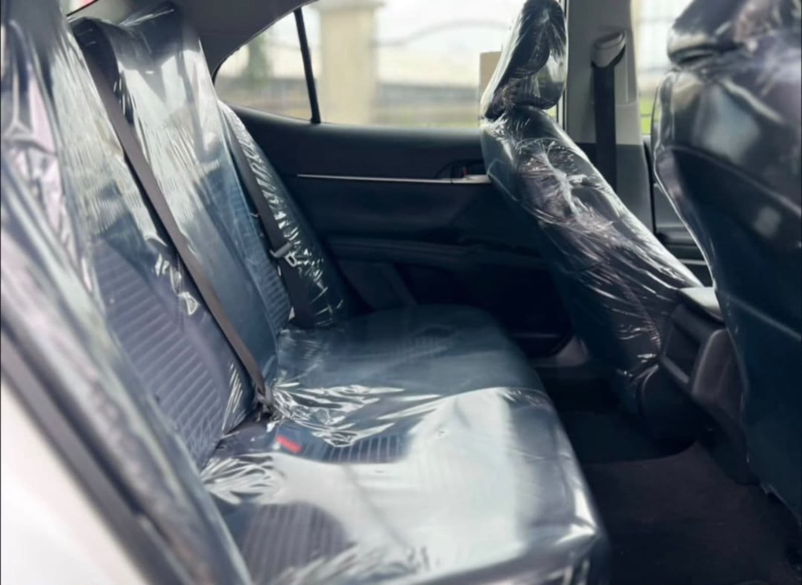 2020 Toyota Camry SE Automatic Sedan (Sport Trim / Ultra Fuel Efficient) — photo 8