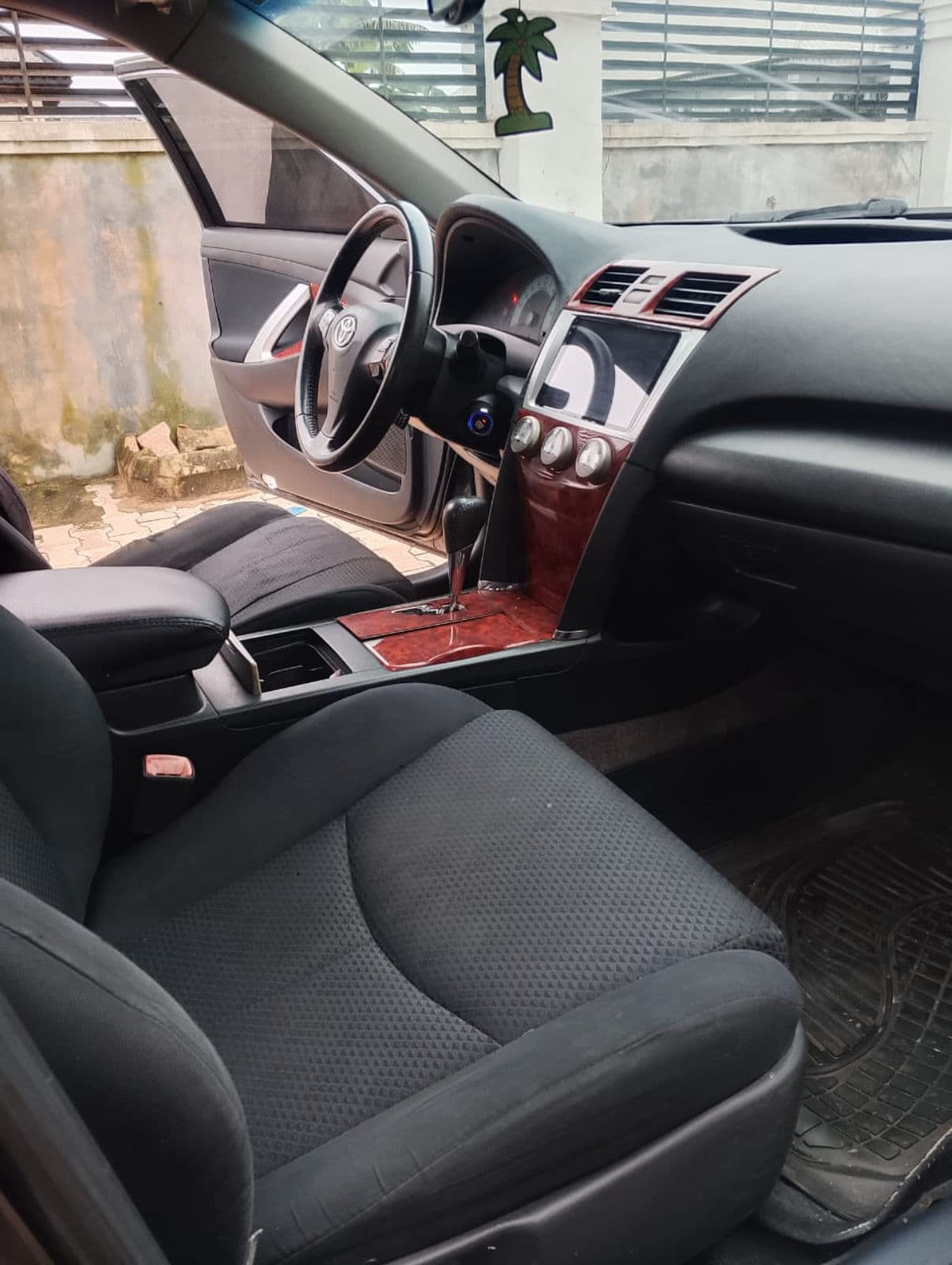 2011 TOYOTA CAMRY SE — AUTOMATIC • EXCELLENT WORKING CONDITION • RELIABLE SEDAN — photo 3