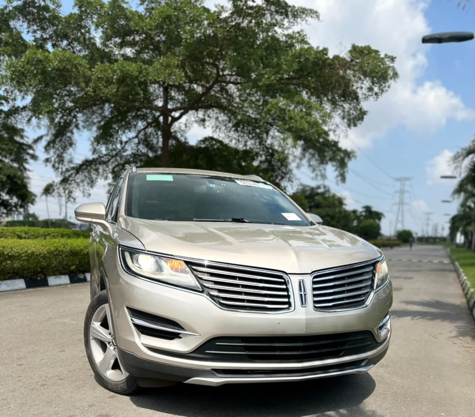 2015 LINCOLN MKX — LUXURY SUV • AUTOMATIC • PREMIUM COMFORT • ELEGANT STYLE