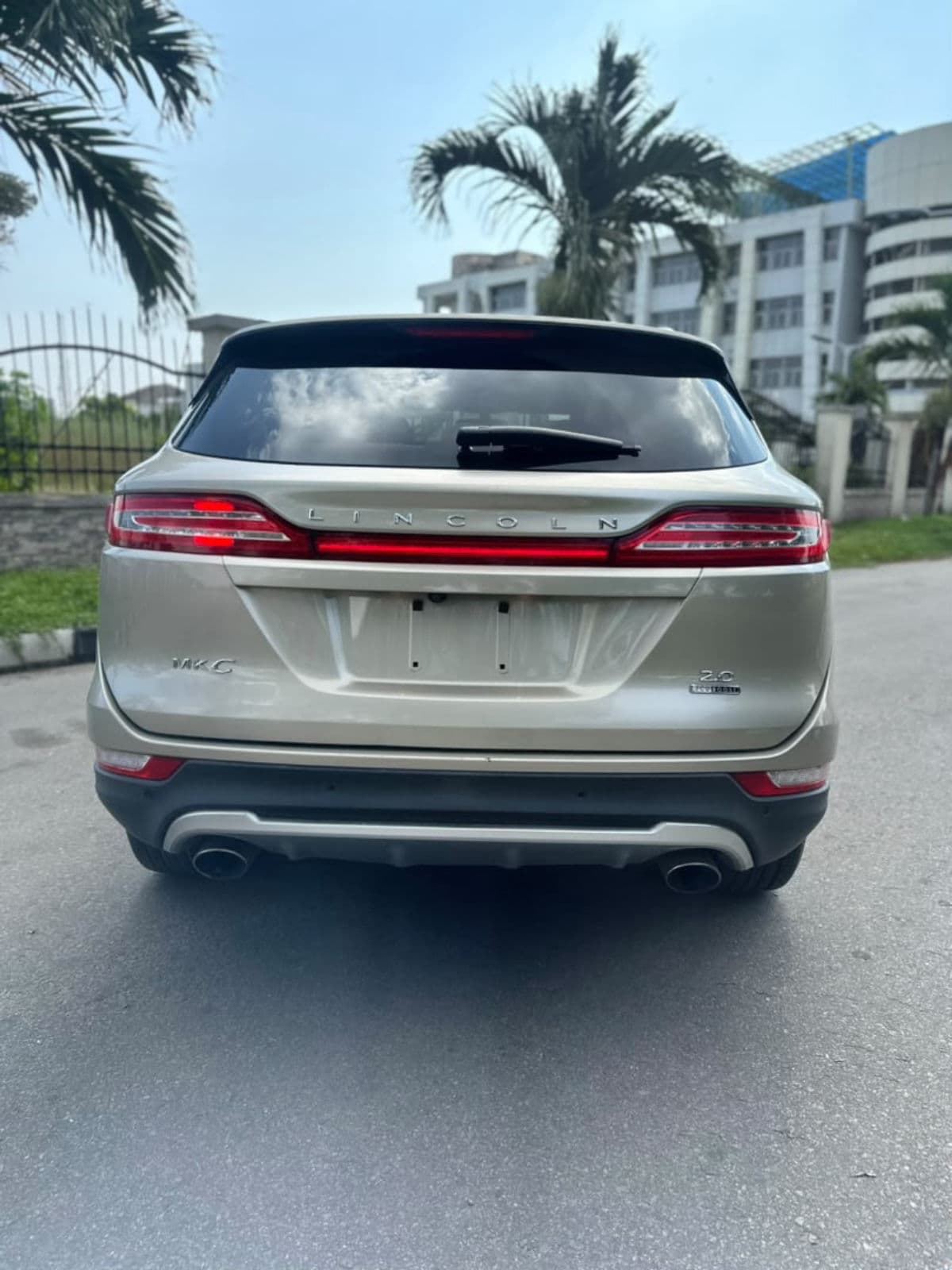 2015 LINCOLN MKX — LUXURY SUV • AUTOMATIC • PREMIUM COMFORT • ELEGANT STYLE — photo 8