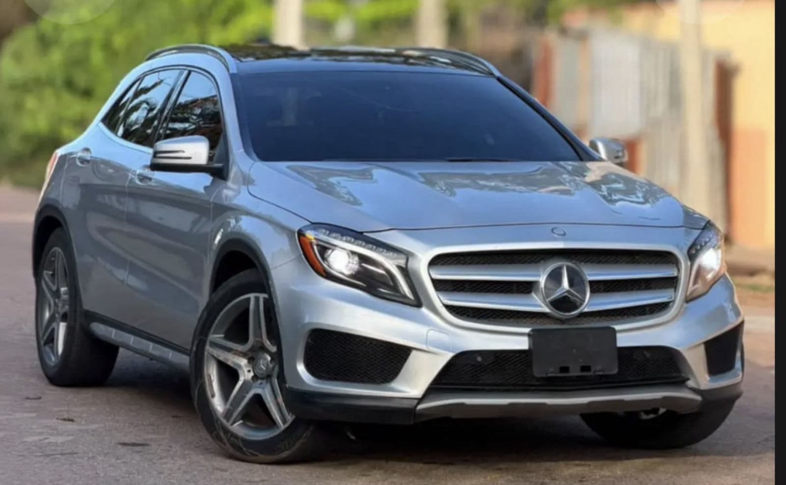 2015 MERCEDES-BENZ GLA250 Automatic Luxury SUV