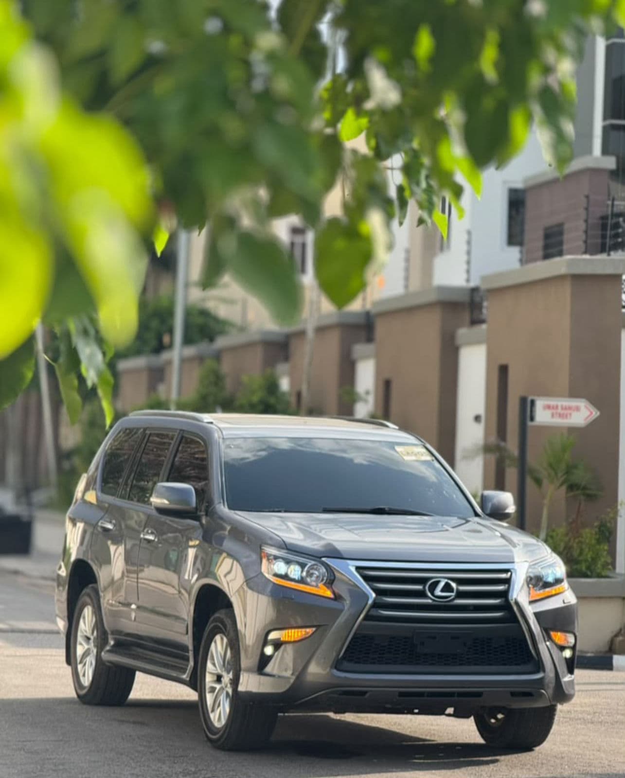 2015 LEXUS GX460 Automatic SUV — photo 2