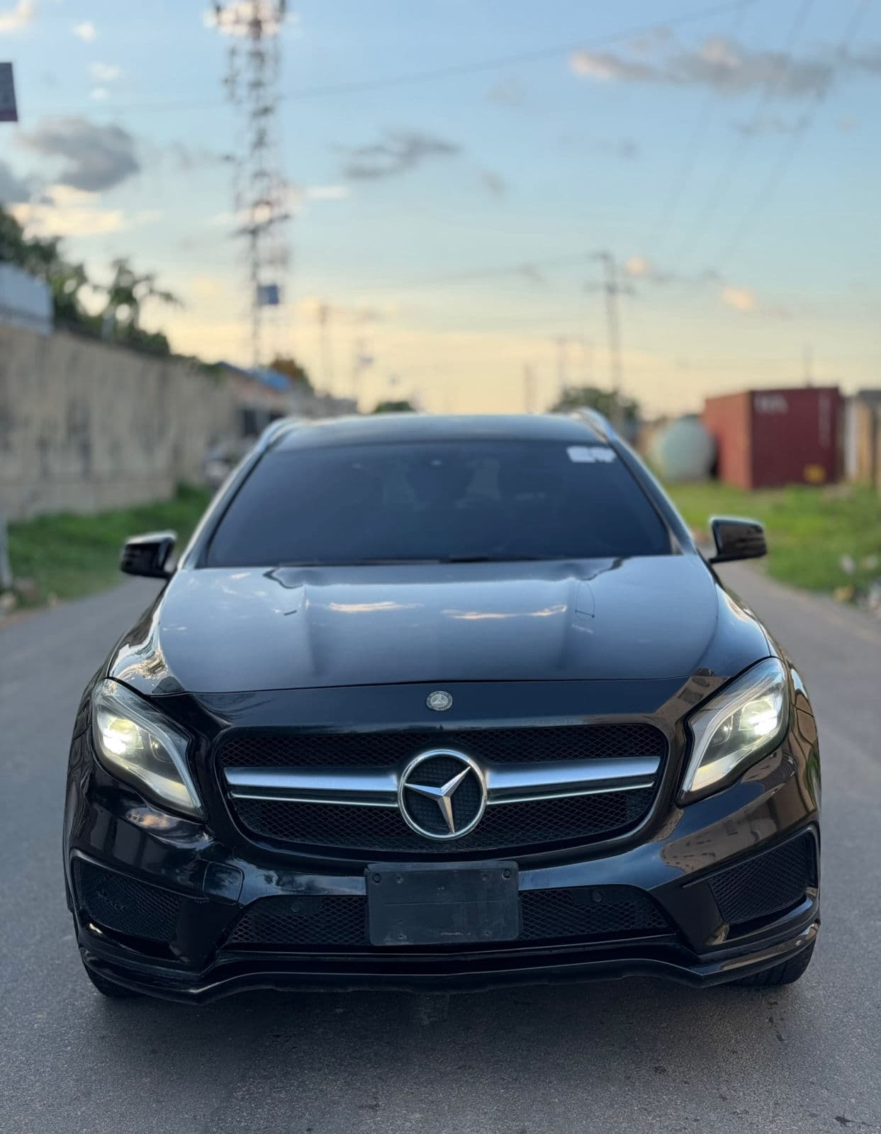 2015 Mercedes-Benz GLA250 Automatic SUV for Sale in Nigeria — photo 2