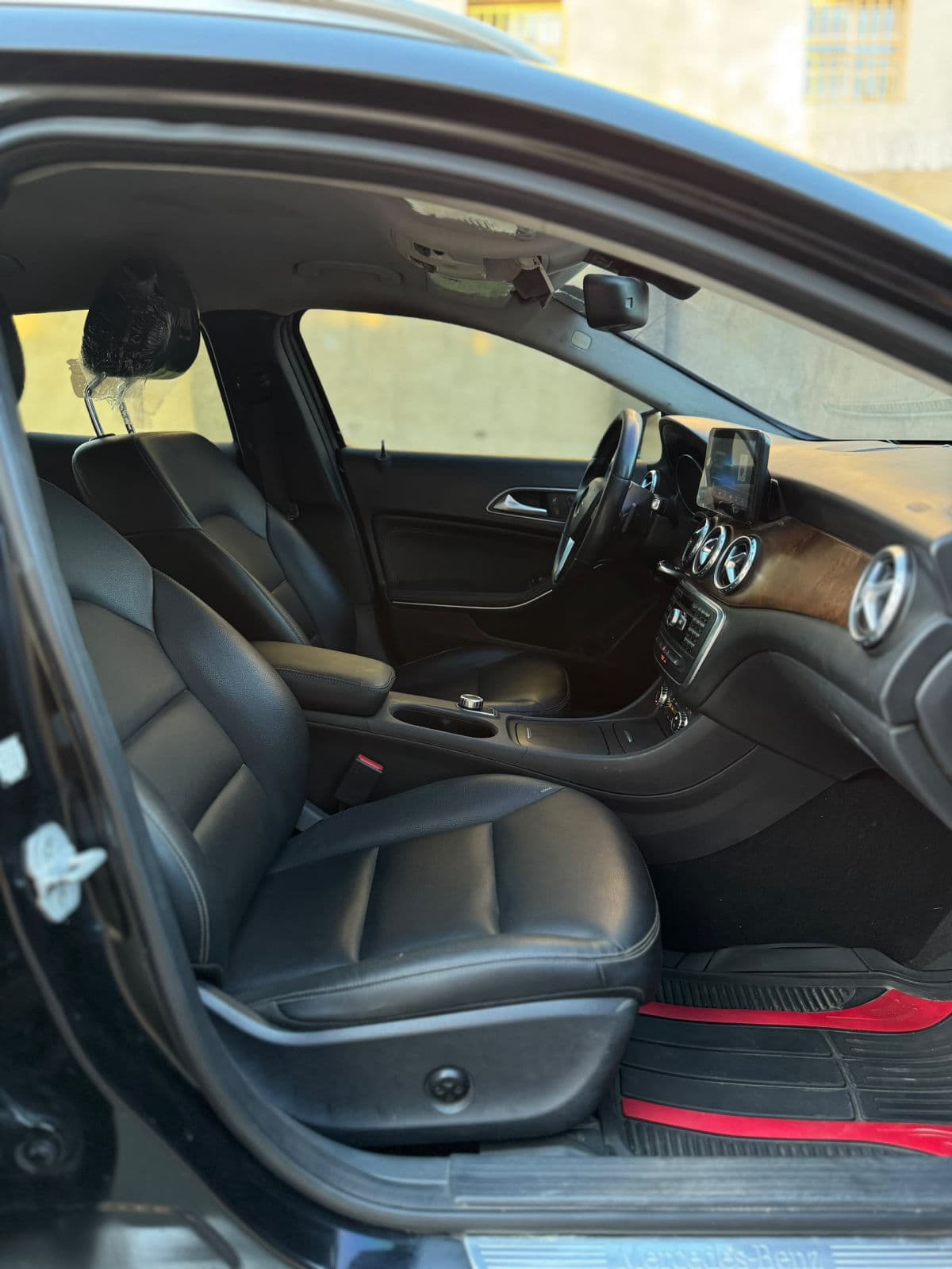 2015 Mercedes-Benz GLA250 Automatic SUV for Sale in Nigeria — photo 8
