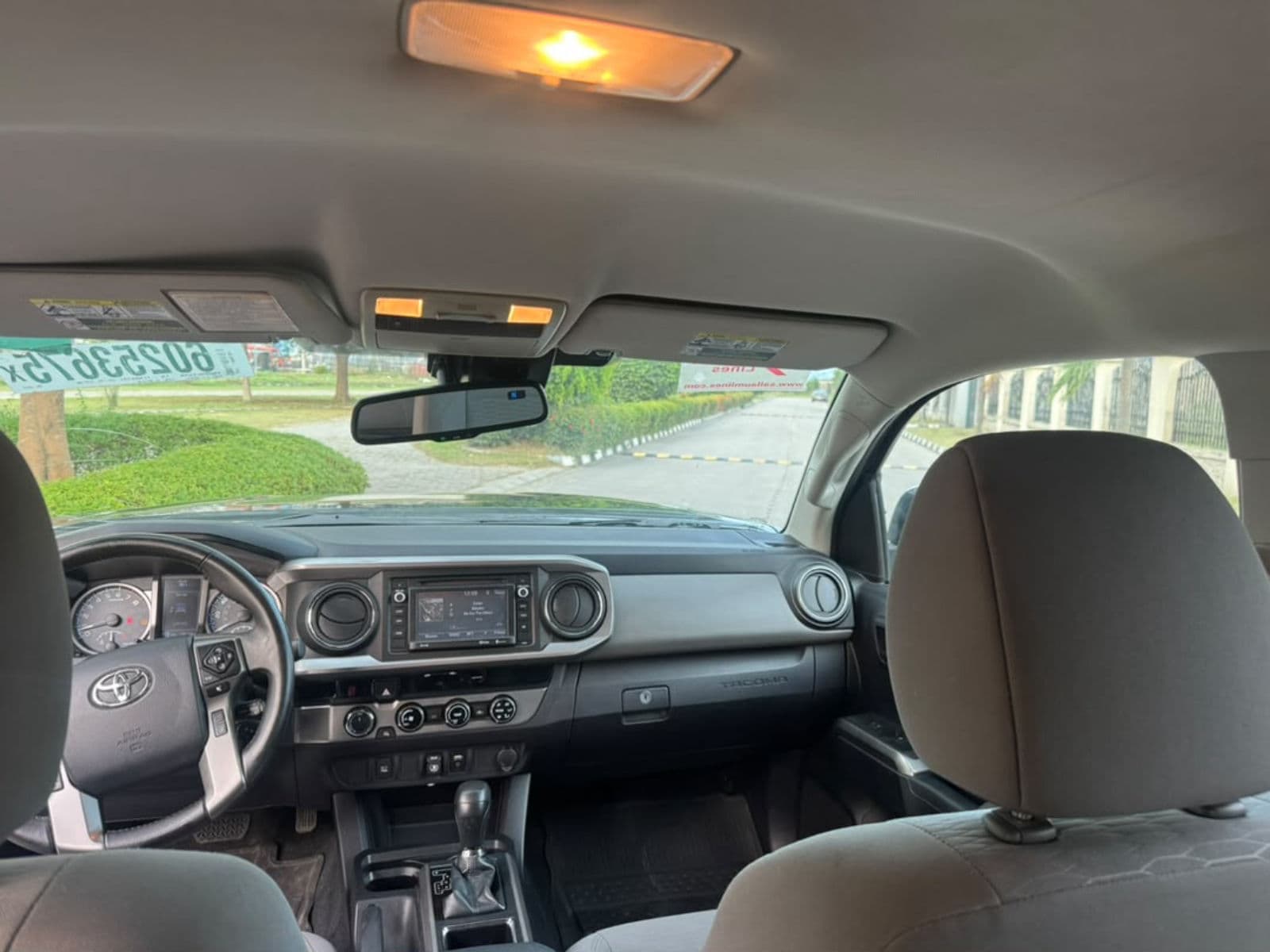 2018 TOYOTA TACOMA 4X4 — photo 3
