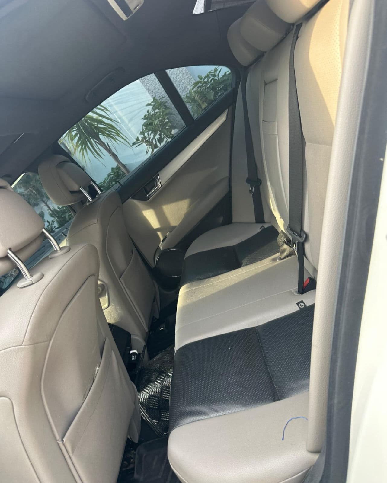 2010 MERCEDES C300  — photo 5