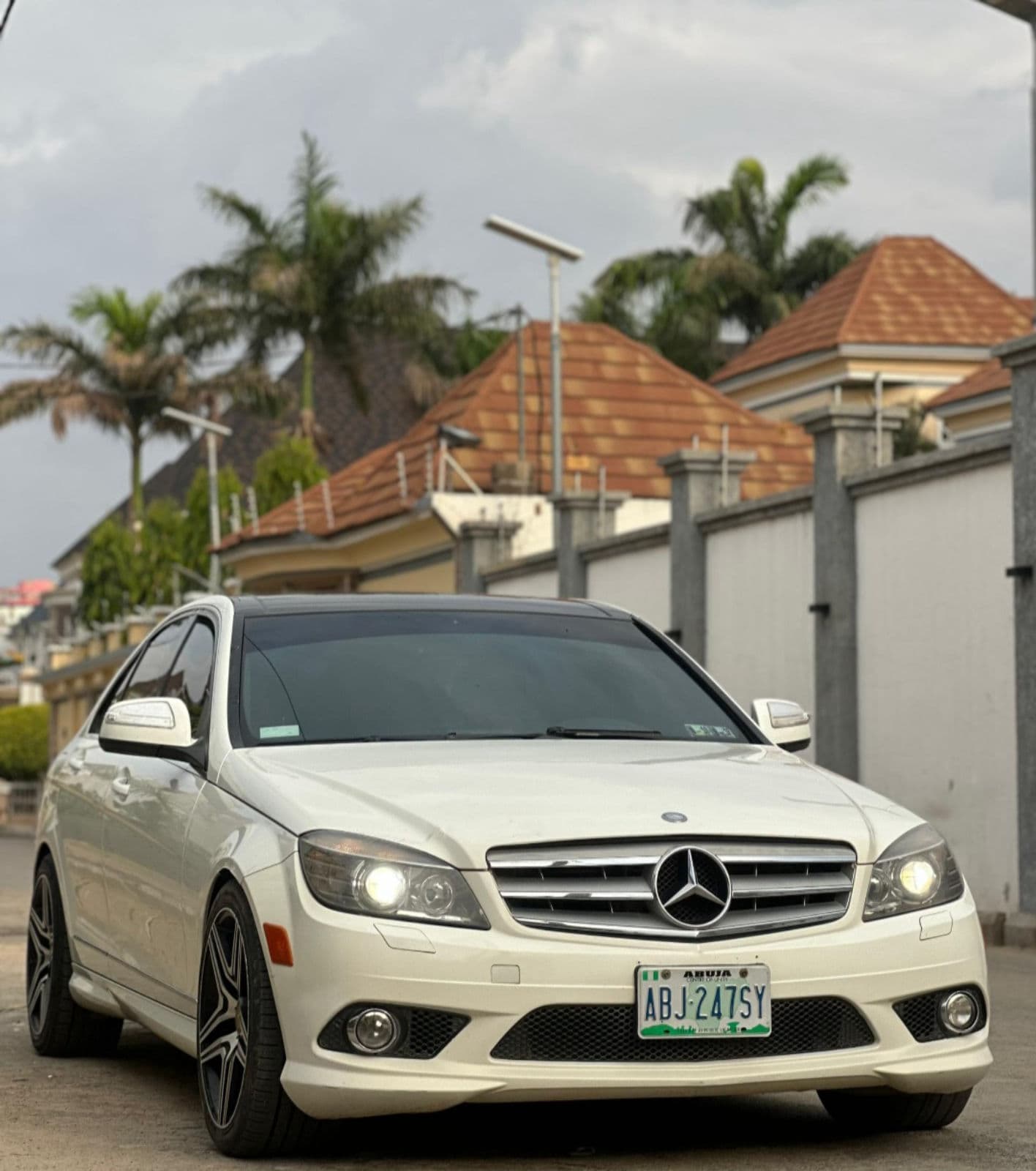2010 MERCEDES C300  — photo 8