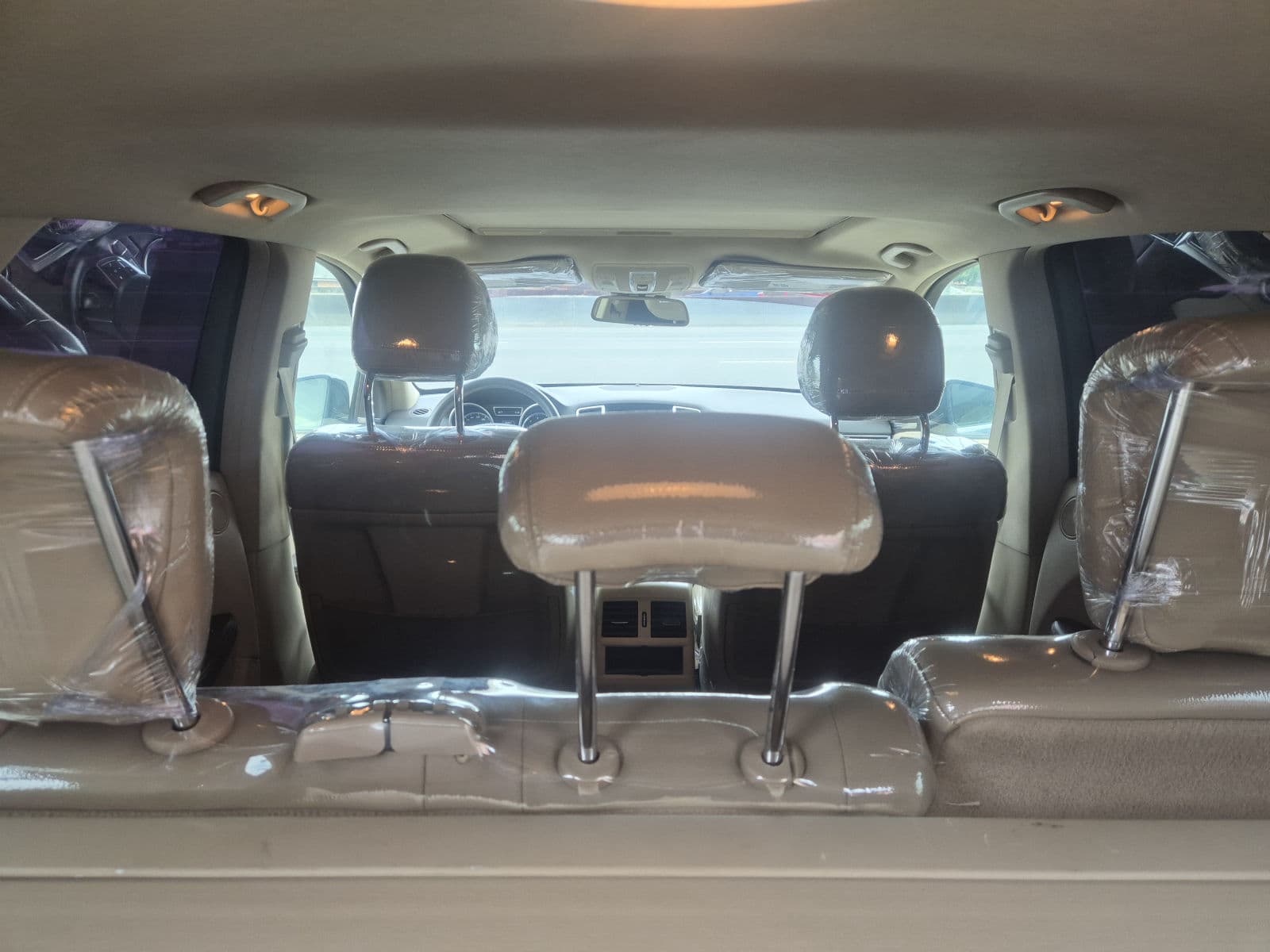 Well used 2015 Mercedes-Benz ML 350  blue on cream leather interior se6 — photo 13