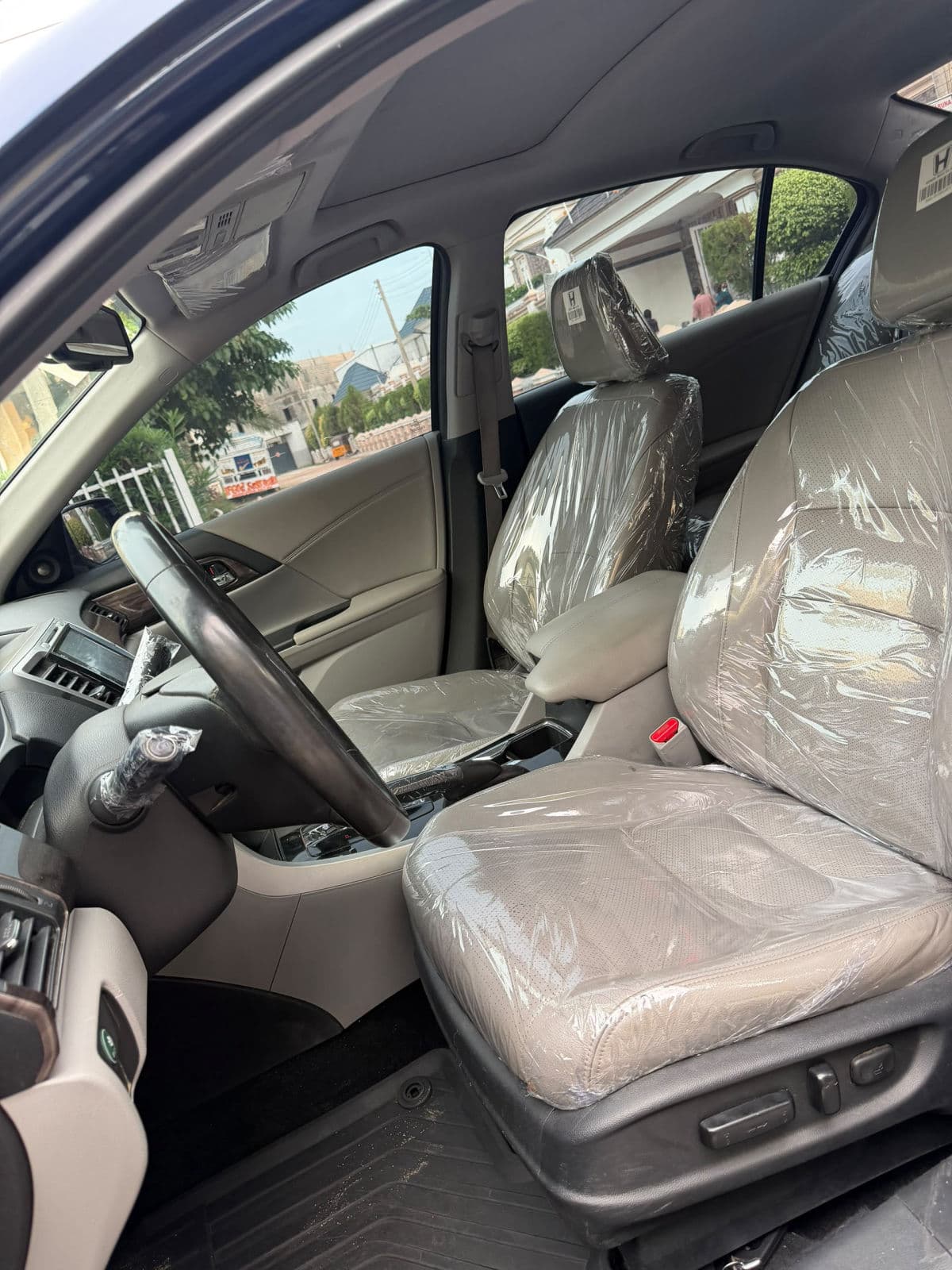 2016 Honda Accord EX-L Automatic Sedan — Clean, Comfortable & Reliable — photo 5