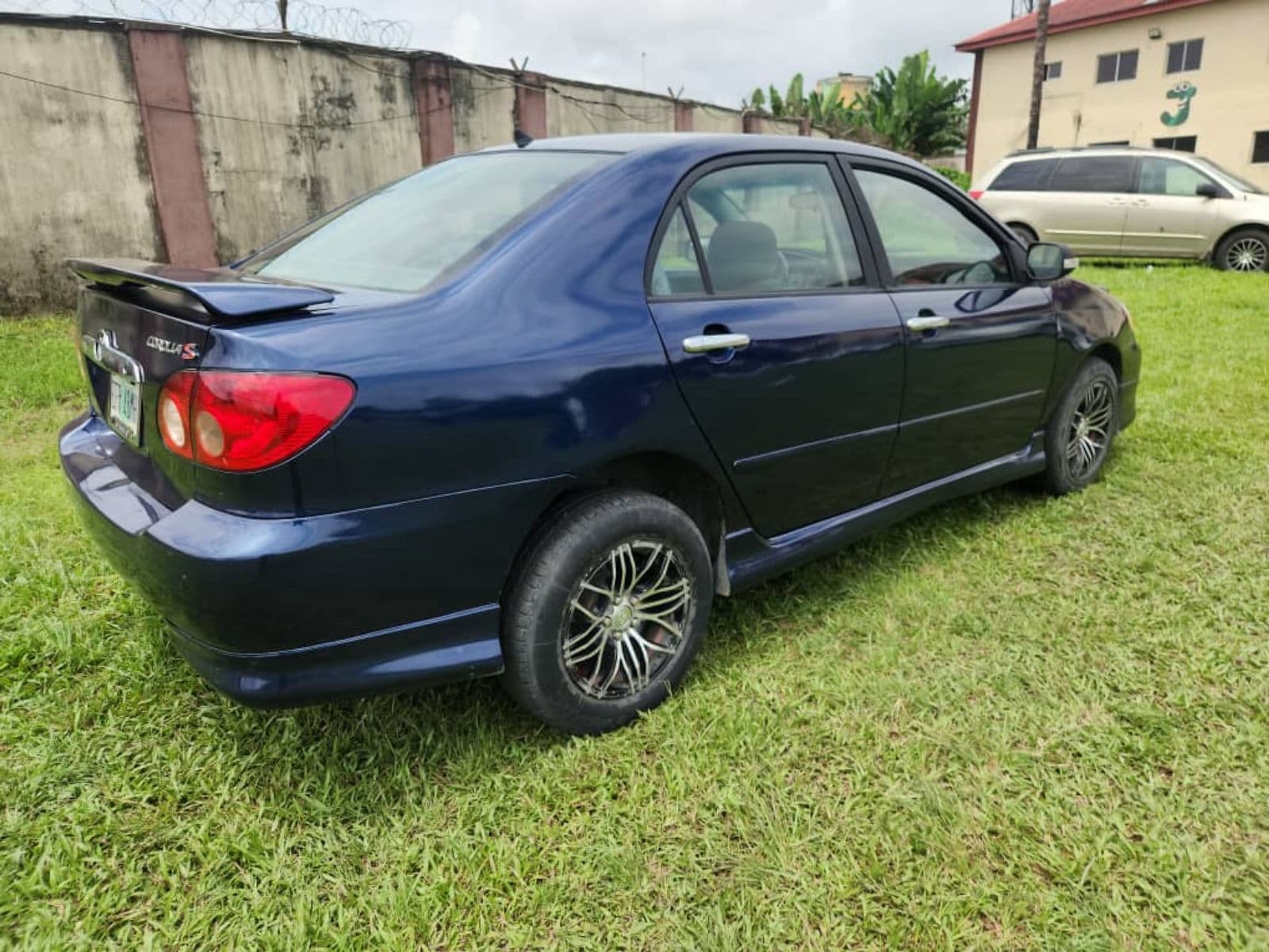 2007 Toyota Corolla Sports Edition – Automatic Sedan — photo 4