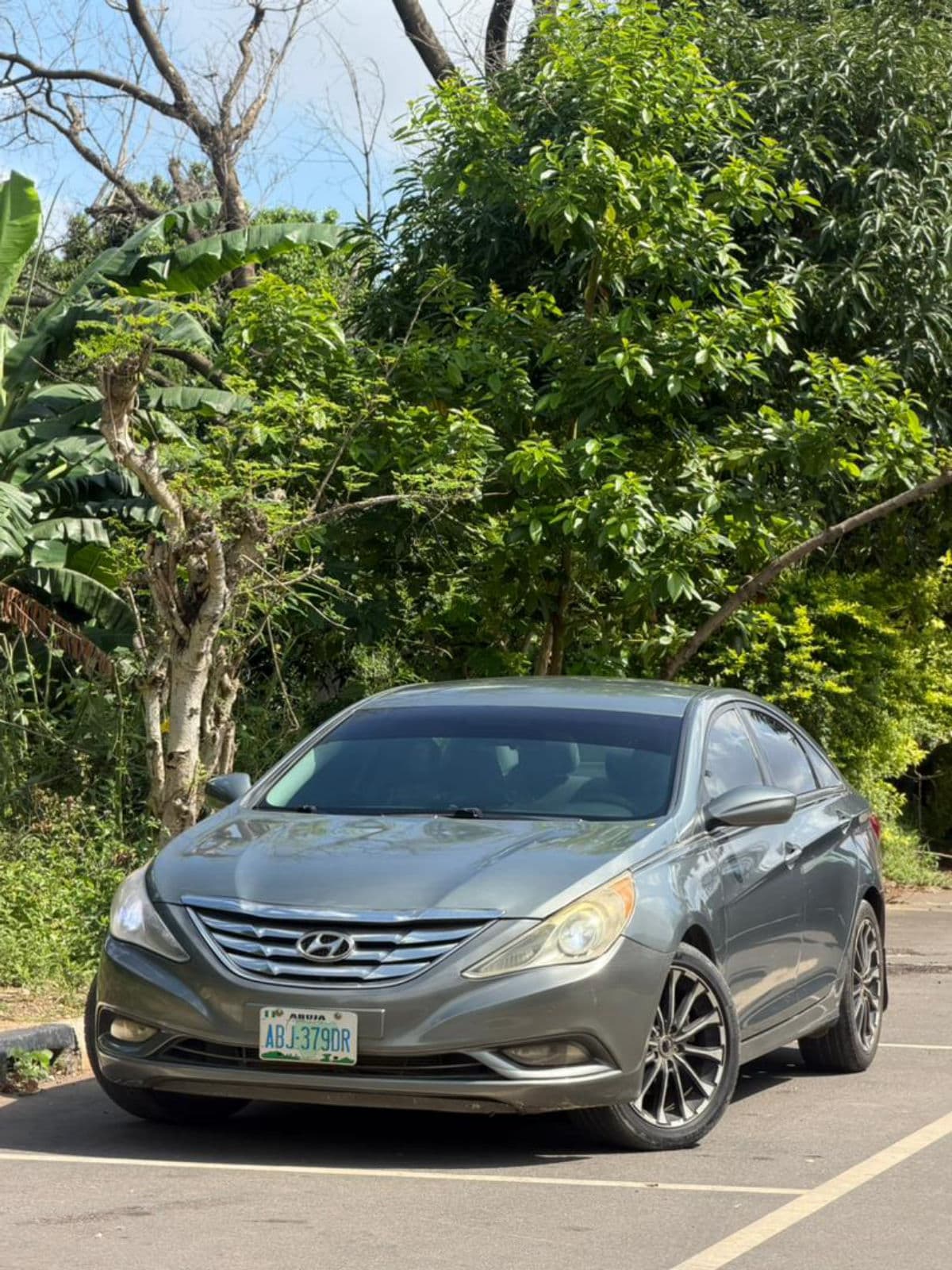 2011 Hyundai Sonata Automatic Sedan — photo 2