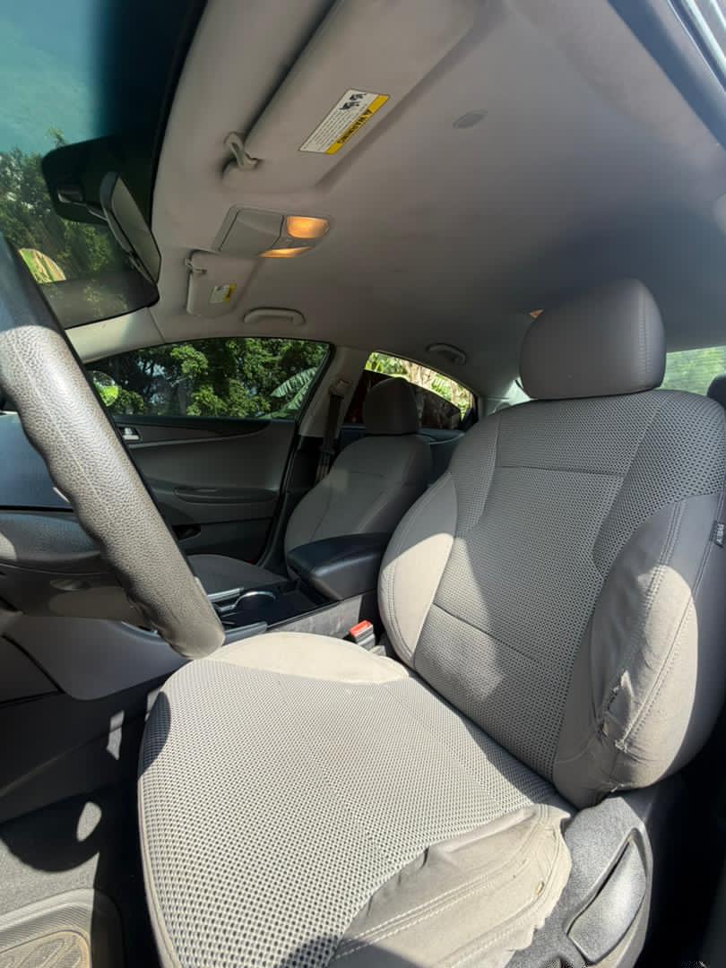 2011 Hyundai Sonata Automatic Sedan — photo 5