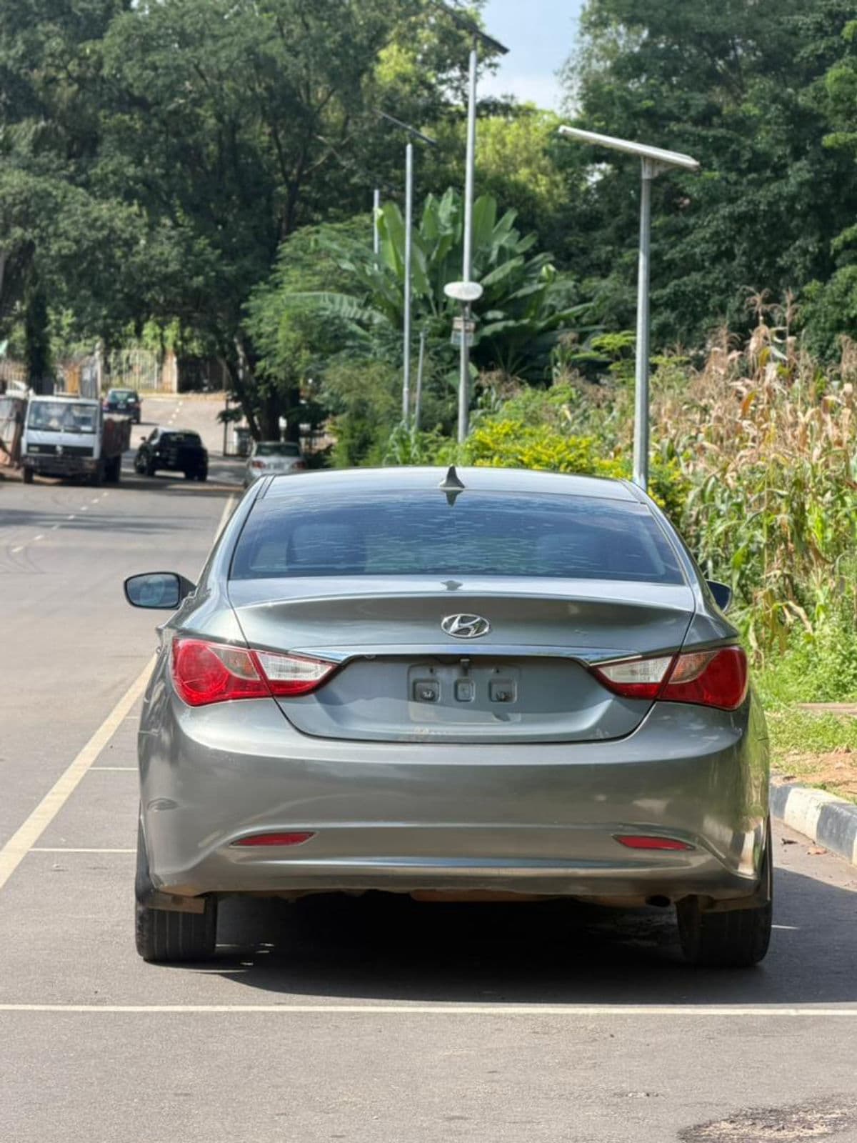 2011 Hyundai Sonata Automatic Sedan — photo 7