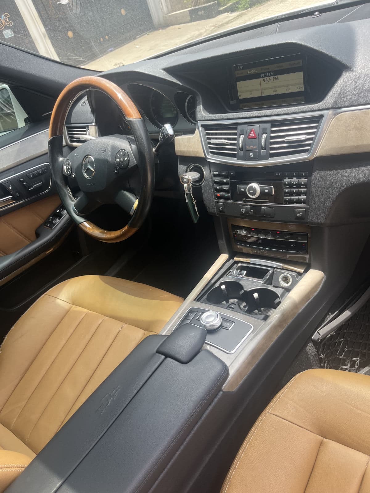 2010 Mercedes-Benz E350—a fresh arrival ready for immediate delivery — photo 6
