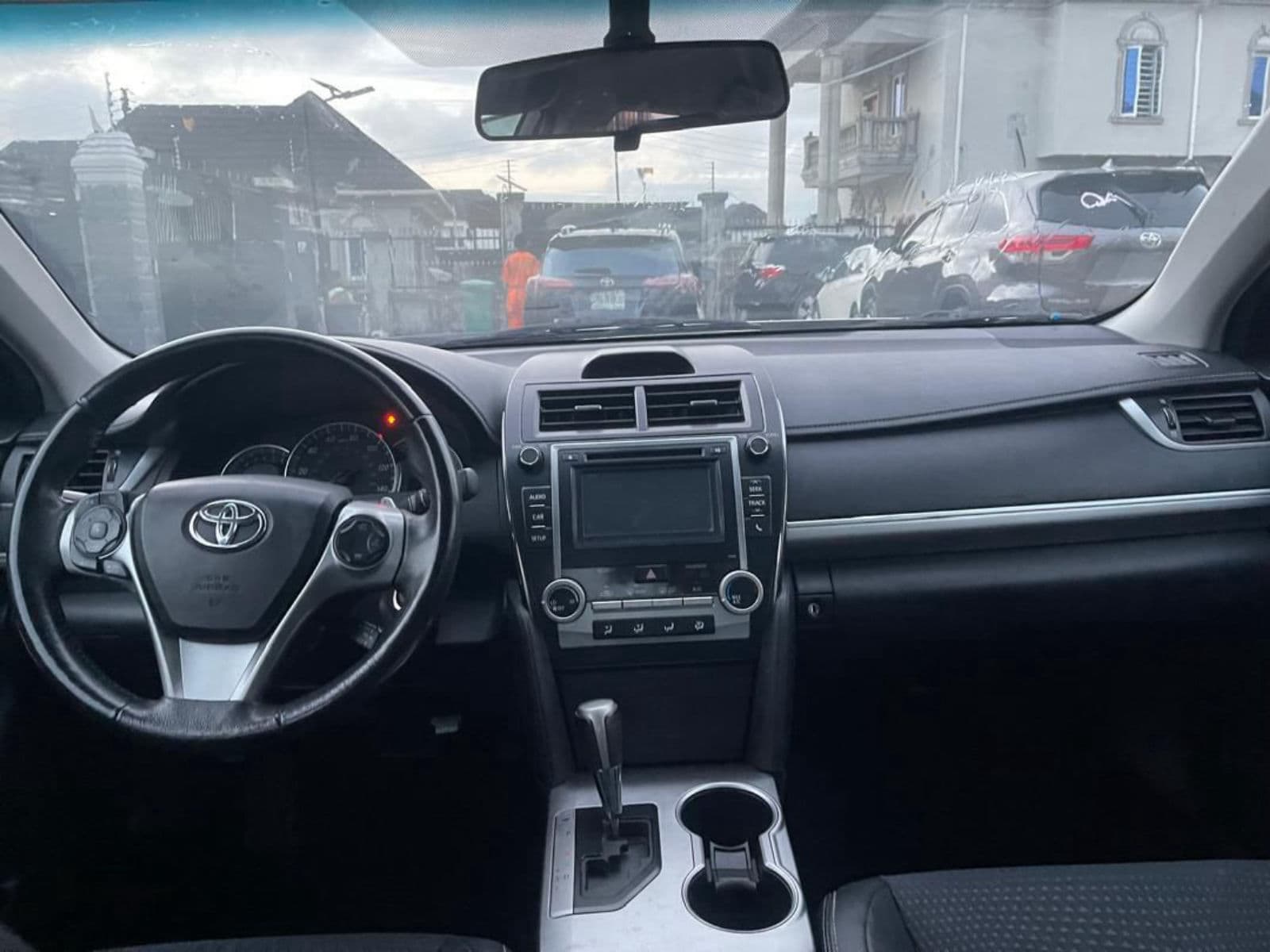 2015 Toyota Camry SE Automatic Sedan — photo 4