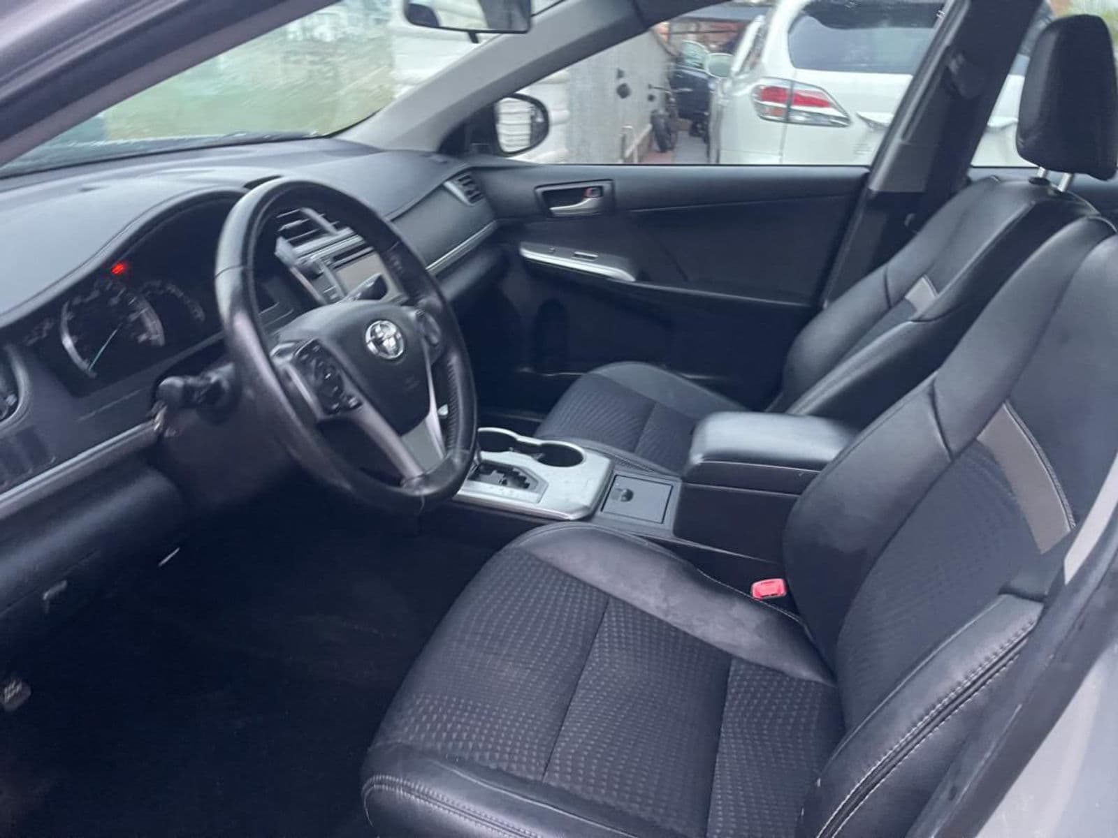 2015 Toyota Camry SE Automatic Sedan — photo 6
