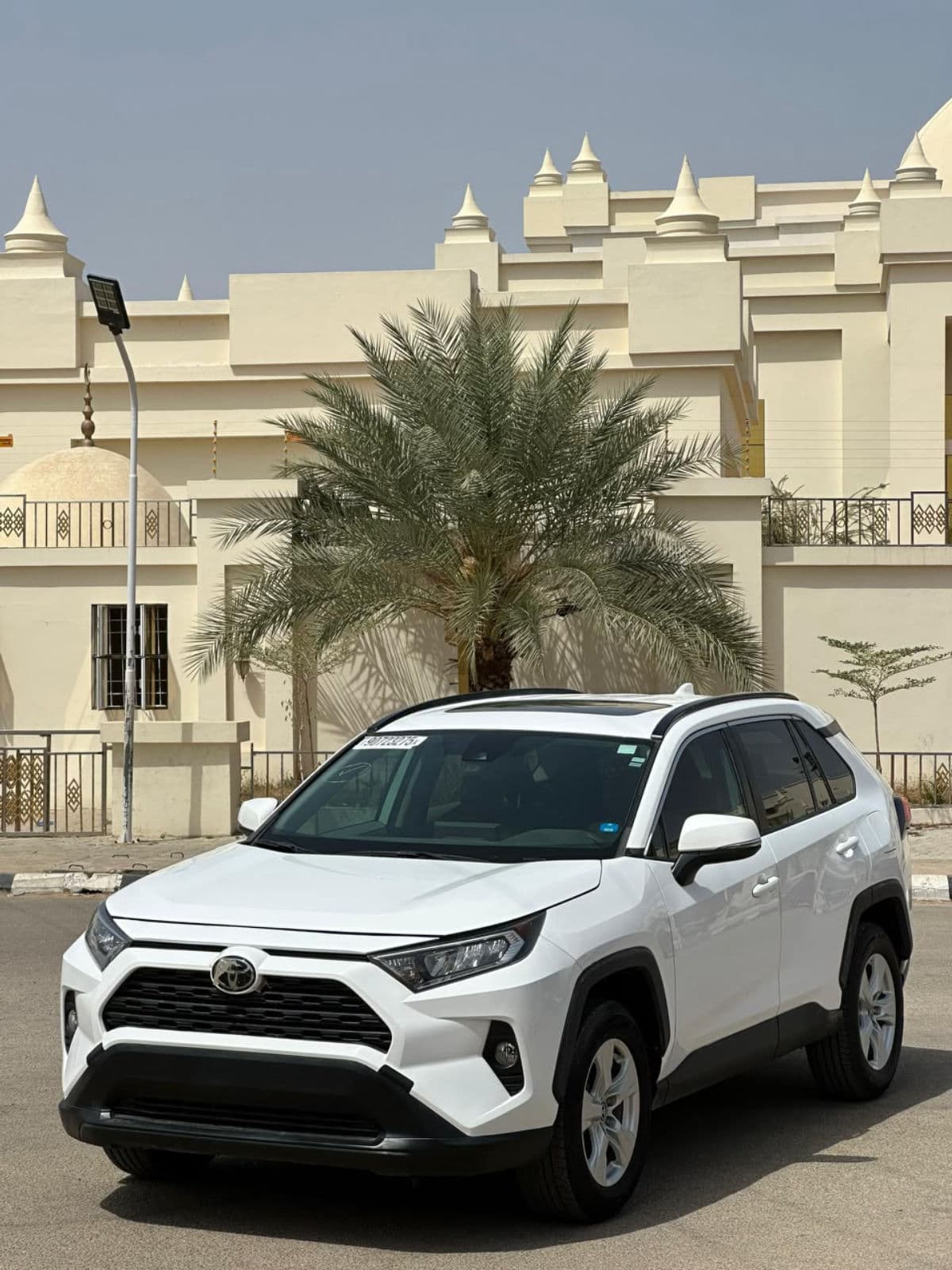 2020 TOYOTA RAV4 XLE Automatic SUV On DISTRESS SALE — photo 2