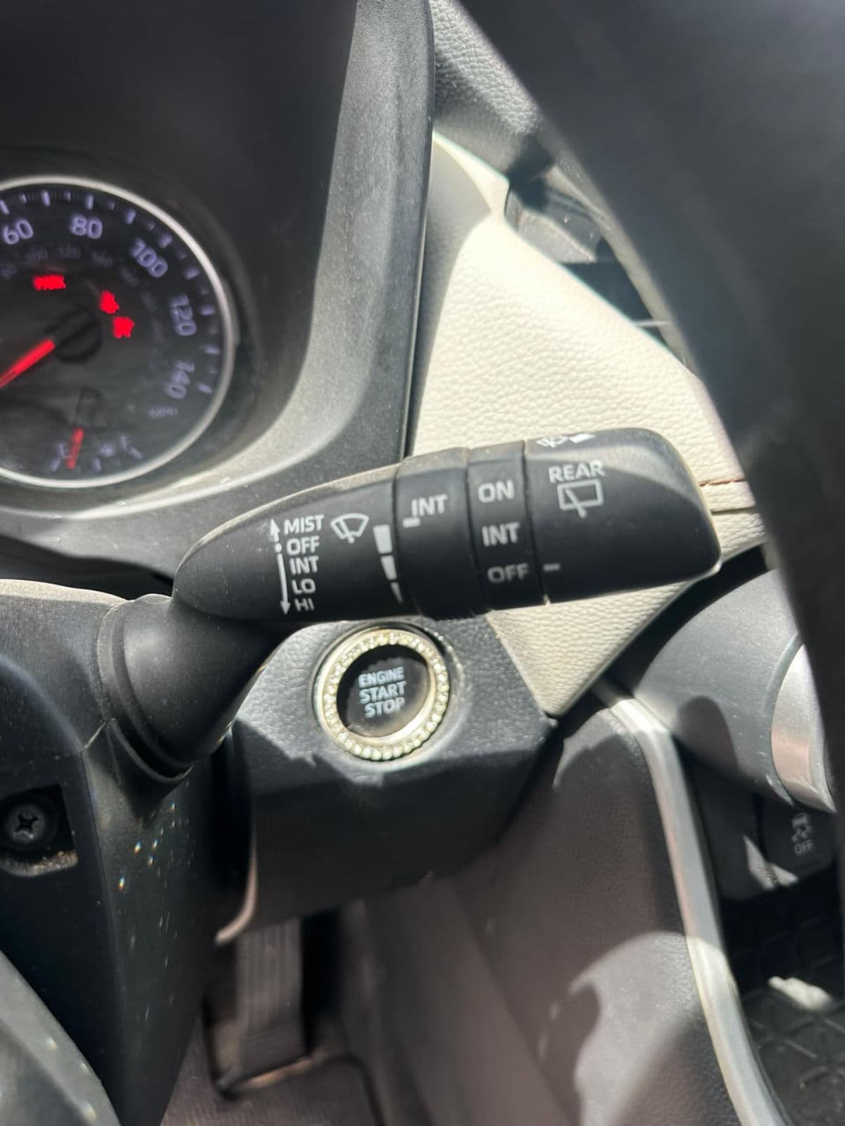 2020 TOYOTA RAV4 XLE Automatic SUV On DISTRESS SALE — photo 4