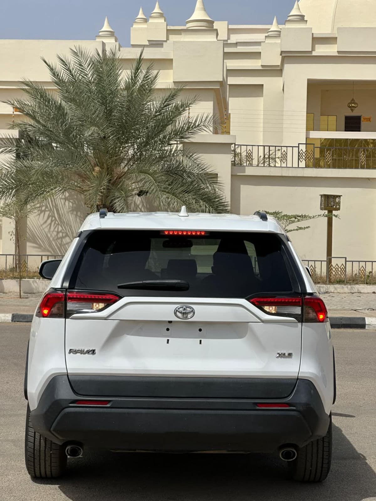 2020 TOYOTA RAV4 XLE Automatic SUV On DISTRESS SALE — photo 9