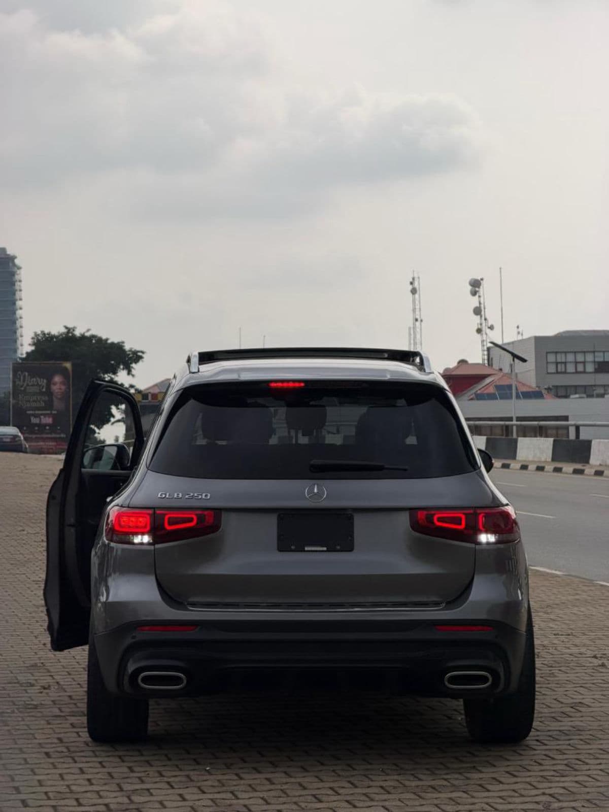 2023 Mercedes-Benz GLB SUV — photo 5 of 5