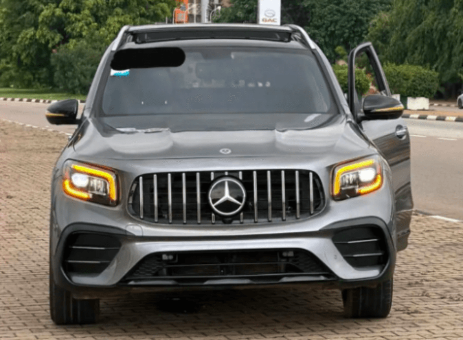 Foreign Used 2023 Mercedes-Benz GLB250 Full Option SUV for Sale in Abuja — Automatic
