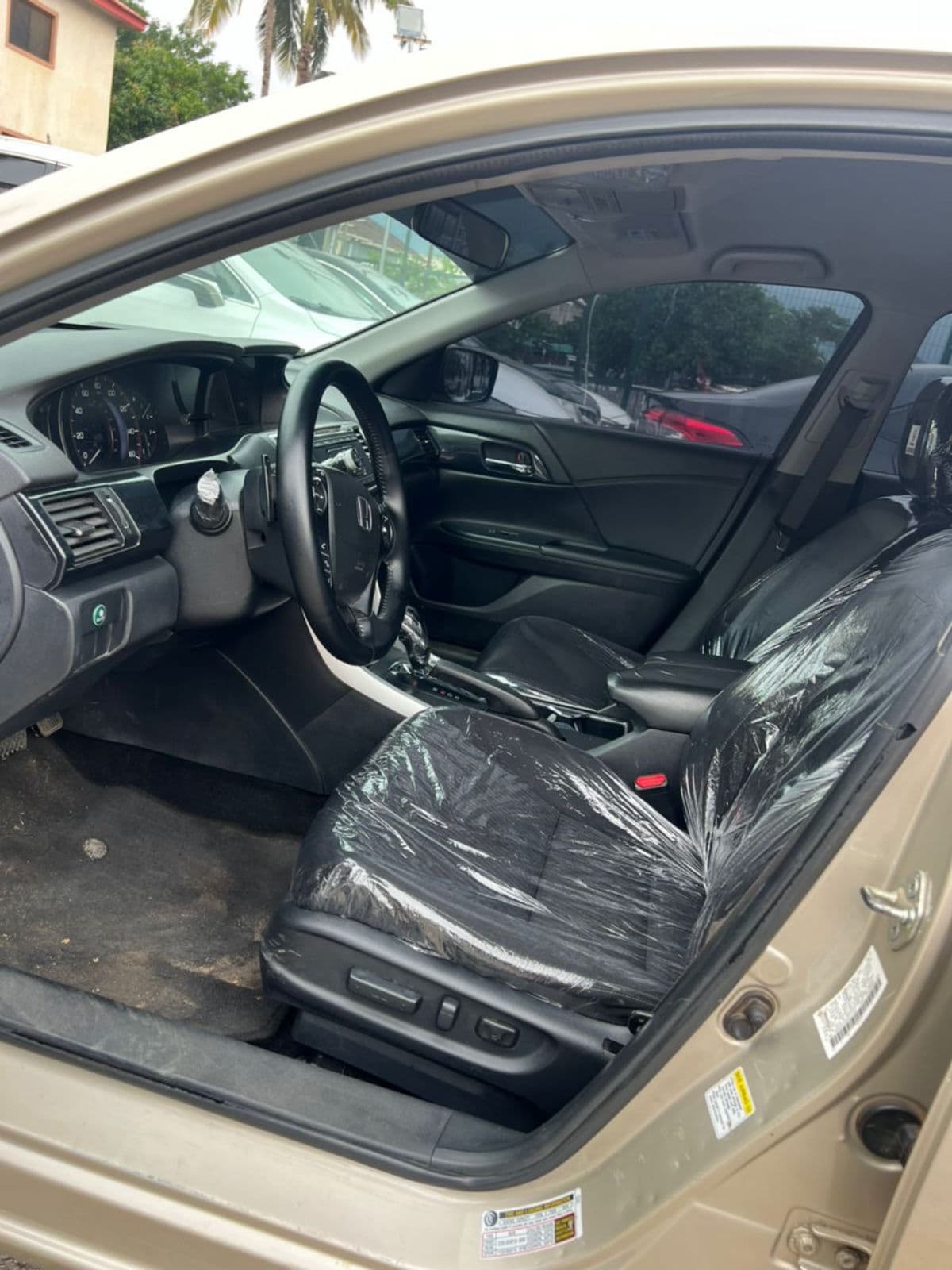 2014 Honda Accord Sedan — photo 4 of 7