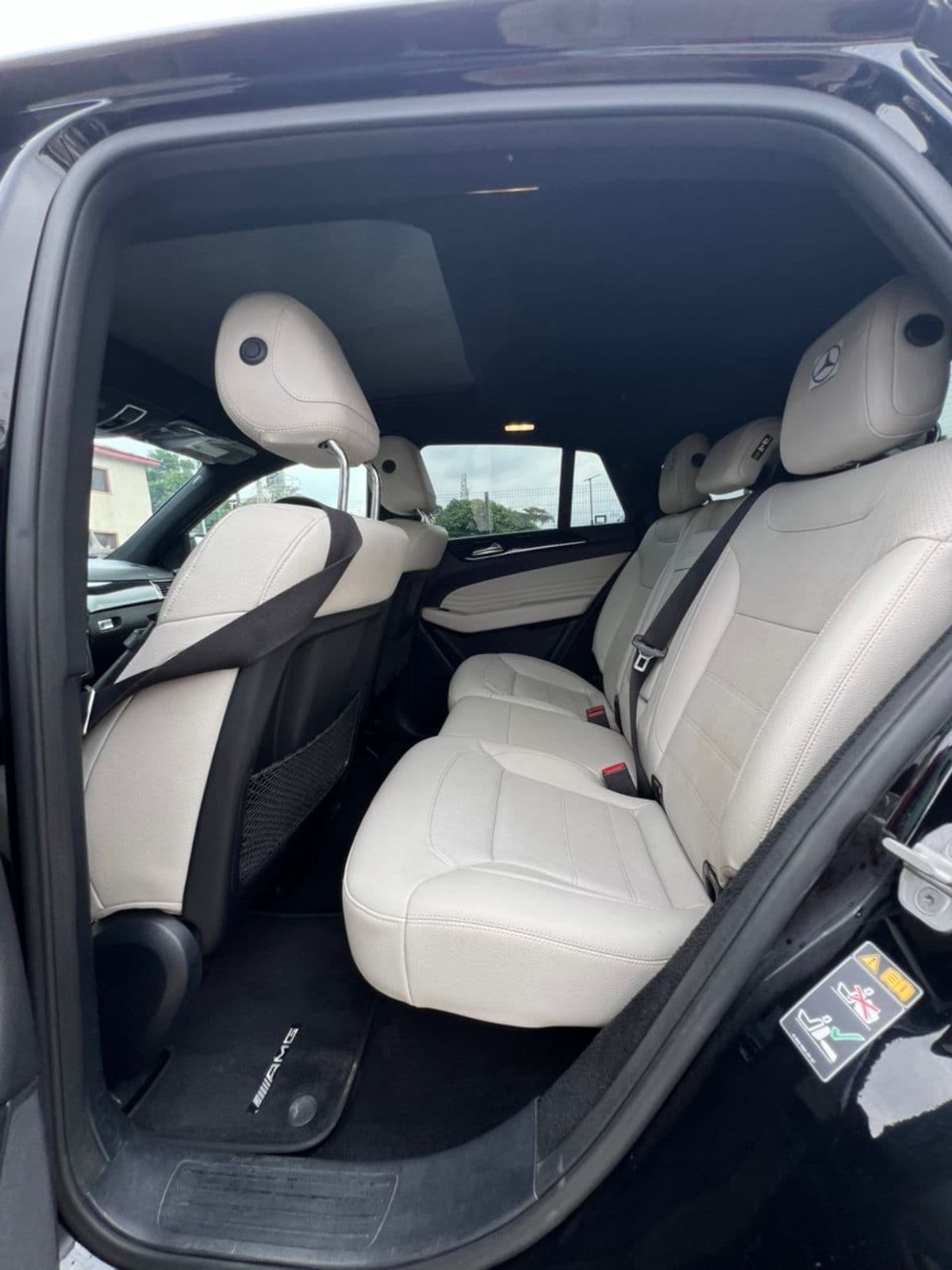 2017 Mercedes-Benz GLE SUV — photo 6 of 8