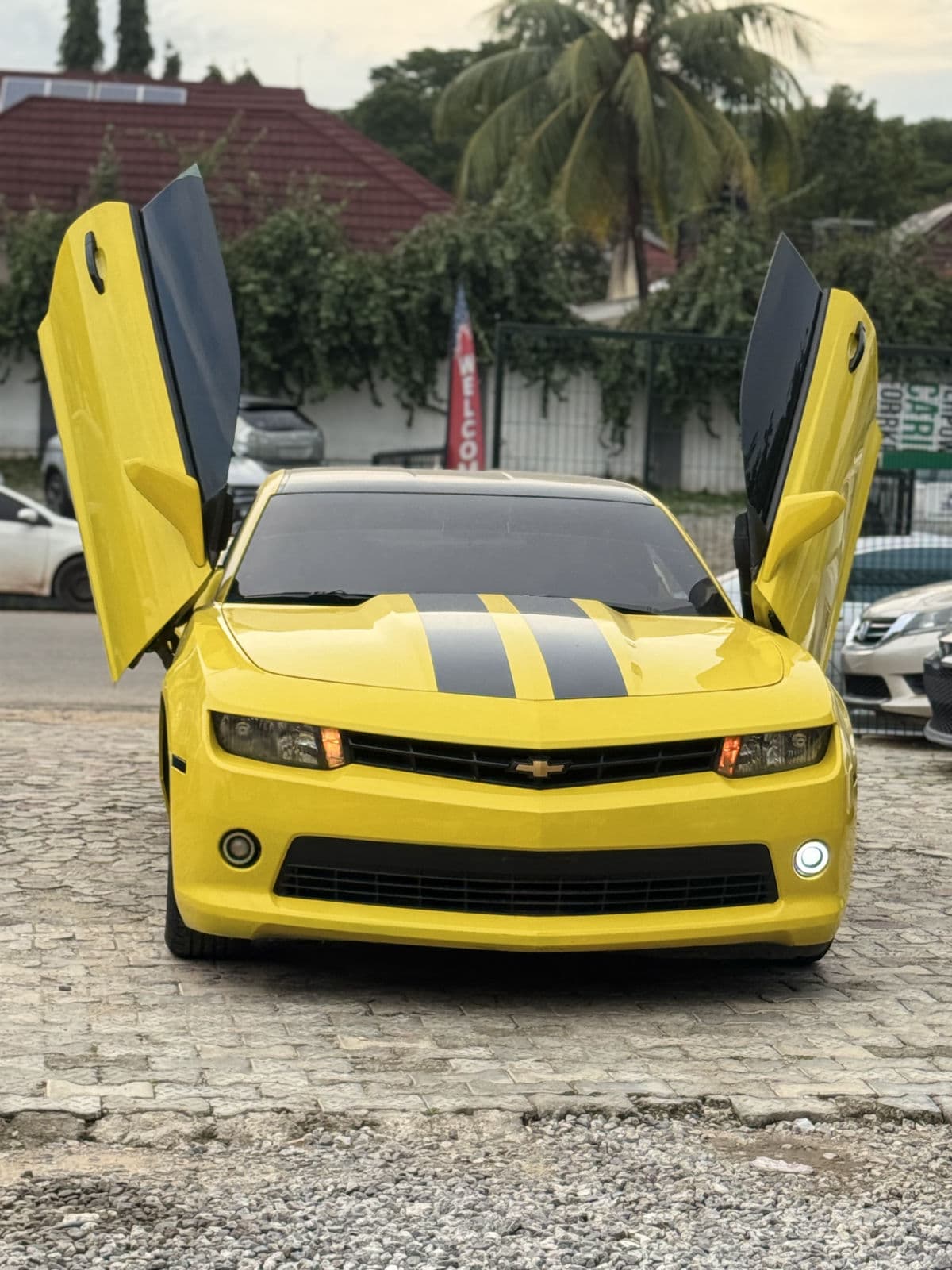 2014 Chevrolet Camaro Coupe — photo 2 of 11