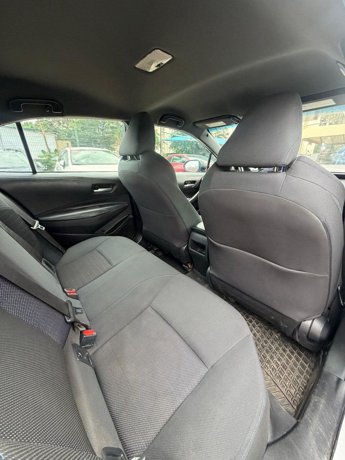 2020 Toyota Corolla Sedan — photo 4 of 9