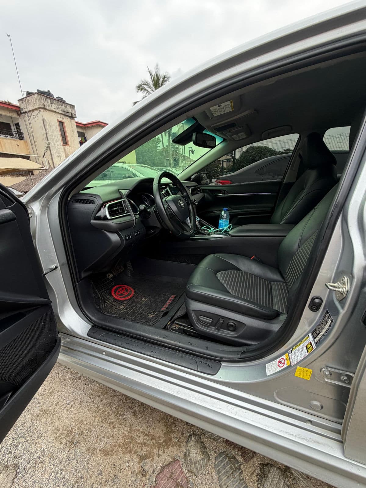 2019 Toyota Camry Sedan — photo 7 of 10