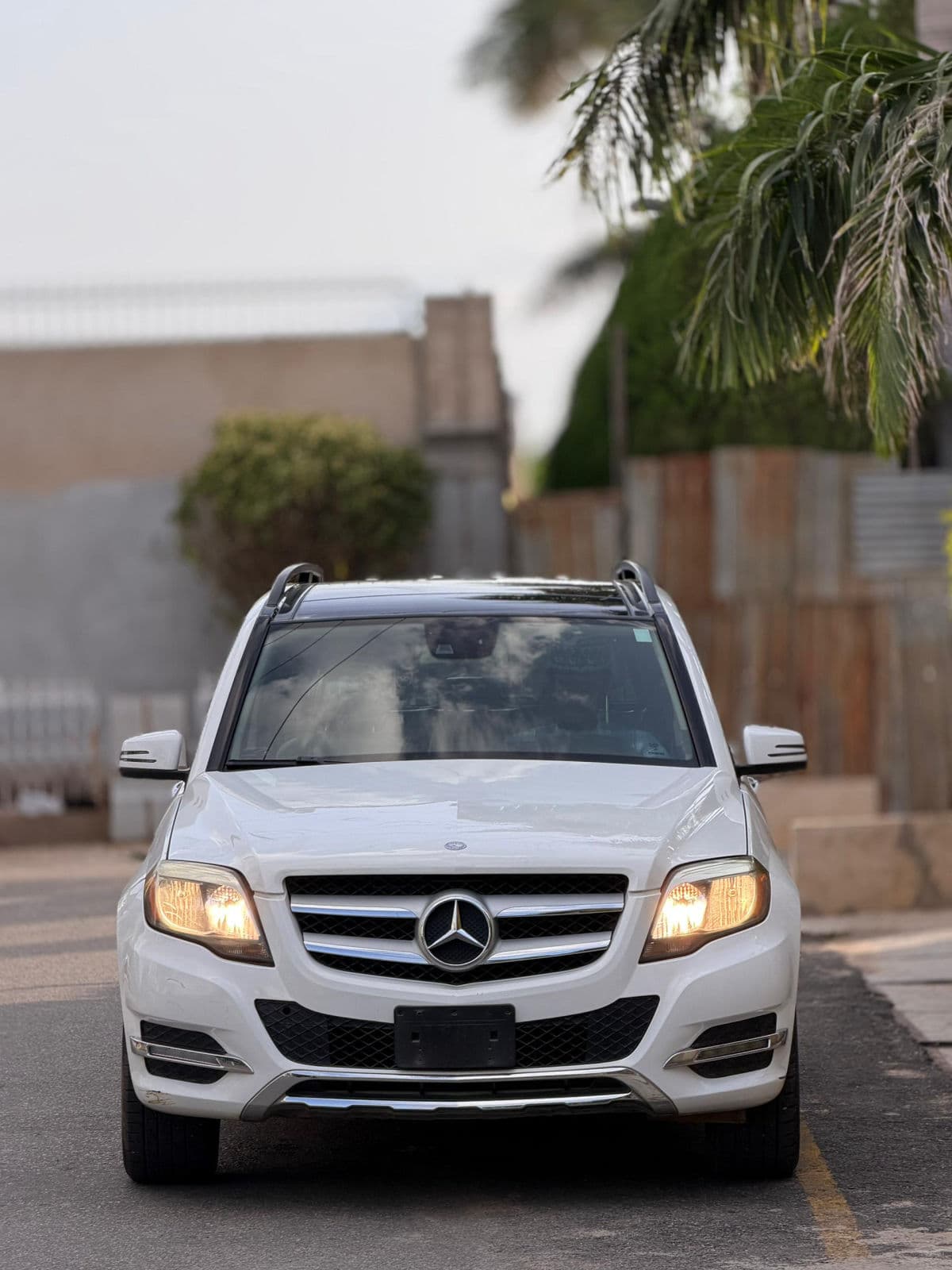 2015 Mercedes-Benz GLK SUV — photo 2 of 10