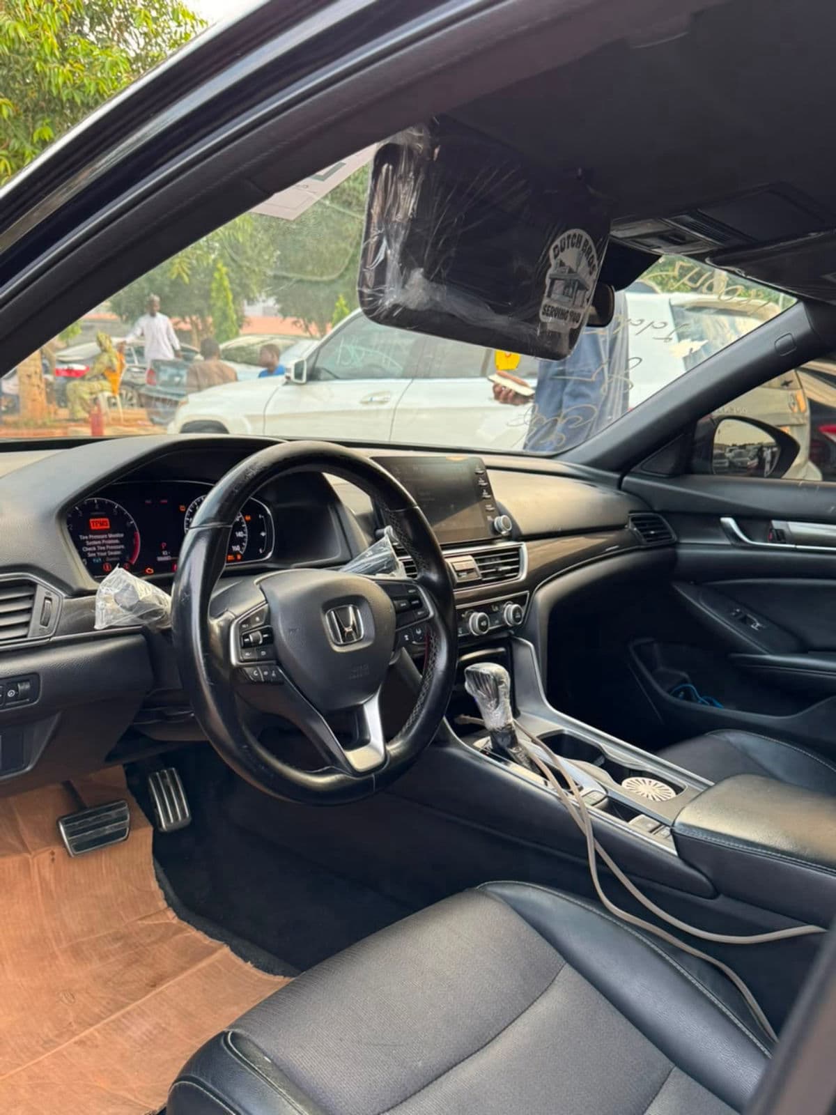 2019 Honda Accord Sedan — photo 2 of 6