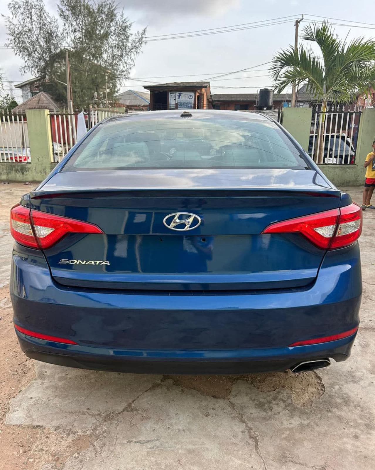 2017 Hyundai Sonata Sedan — photo 2 of 9