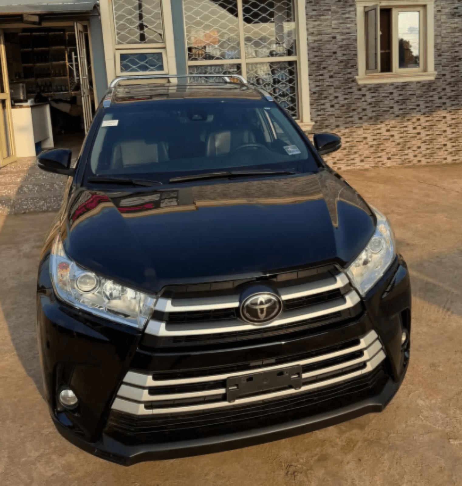 Foreign Used 2019 Toyota Highlander XLE Automatic SUV for Sale in Lagos