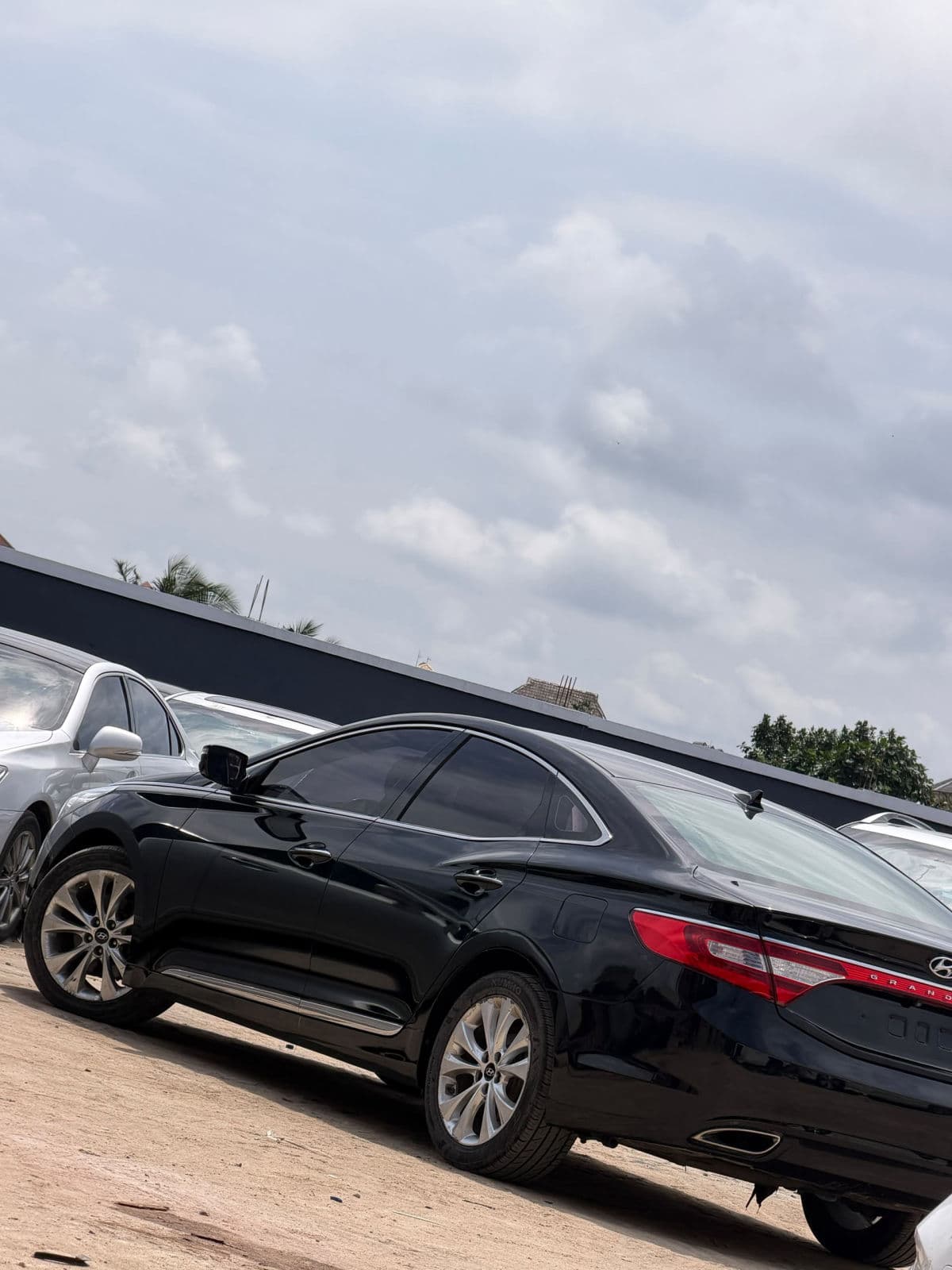 2012 Hyundai Azera Sedan — photo 9 of 10
