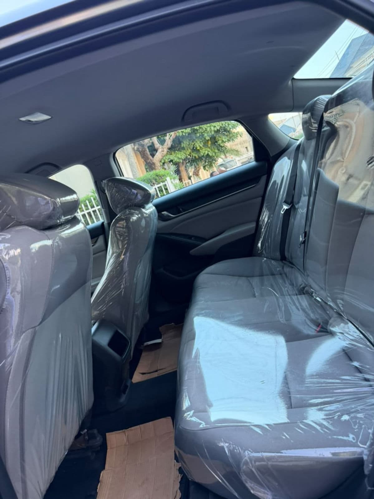 2019 Honda Accord Sedan — photo 6 of 10