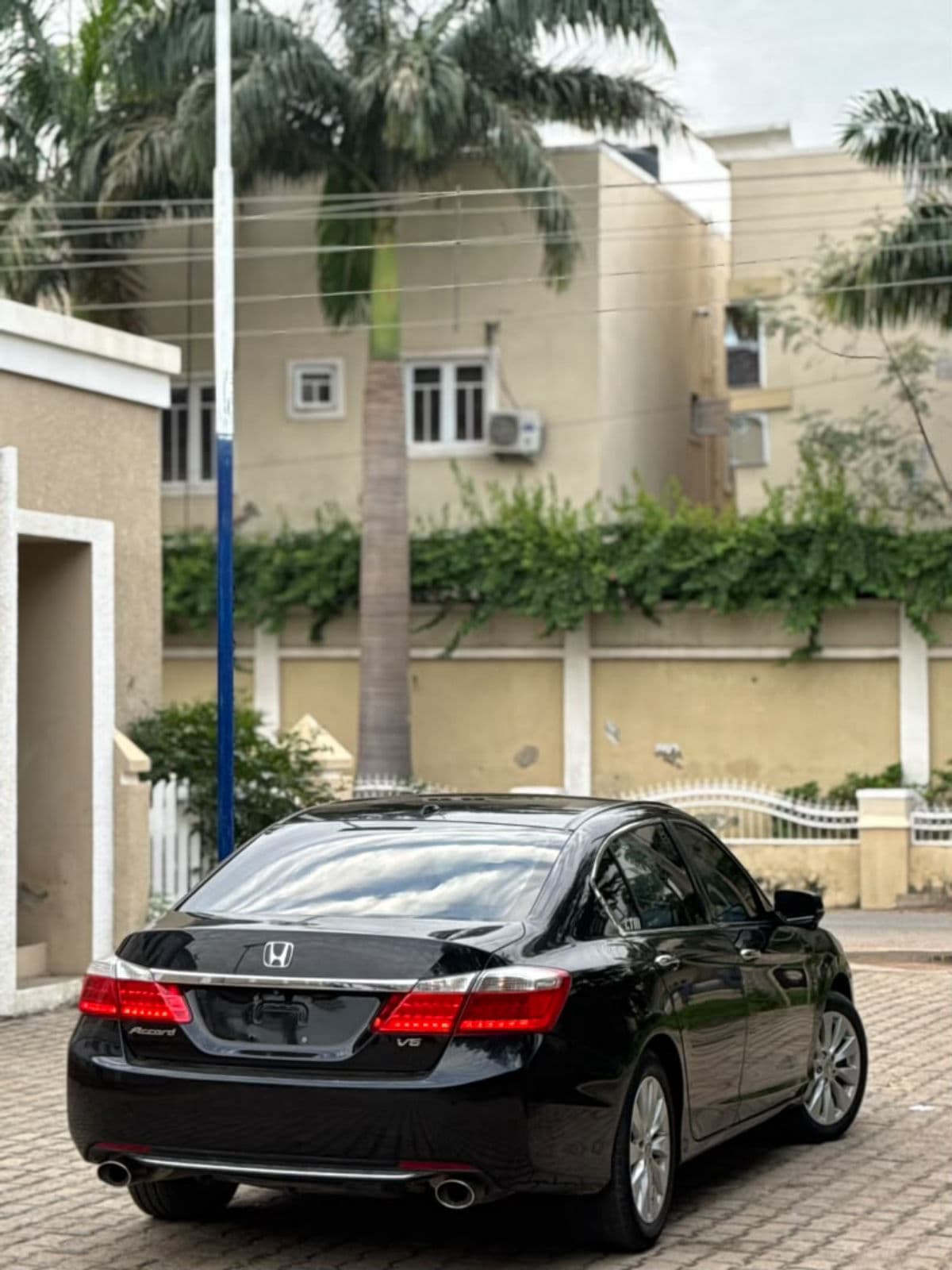 2013 Honda Accord Sedan — photo 7 of 8