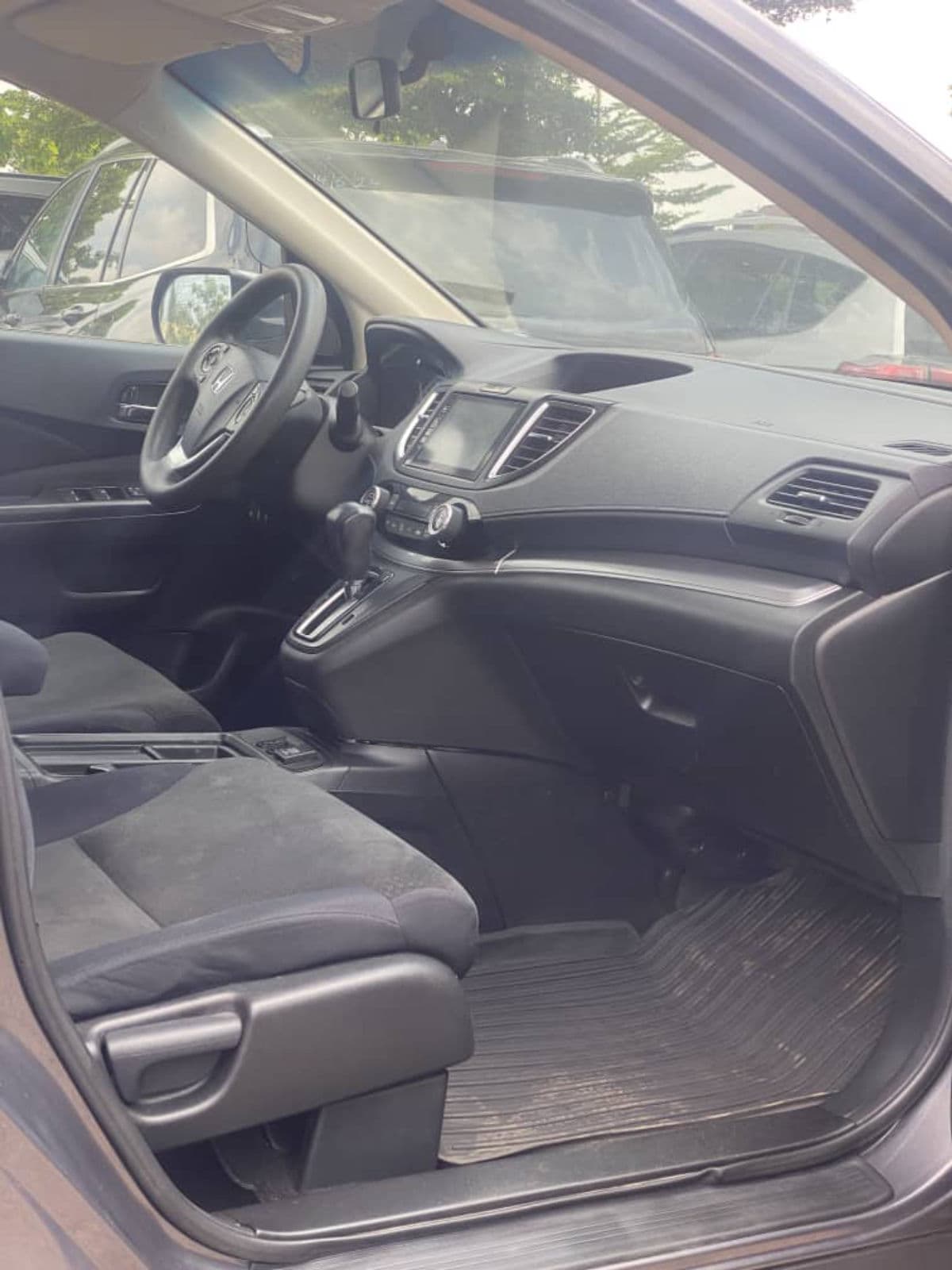 2015 Honda CRV SUV — photo 5 of 8