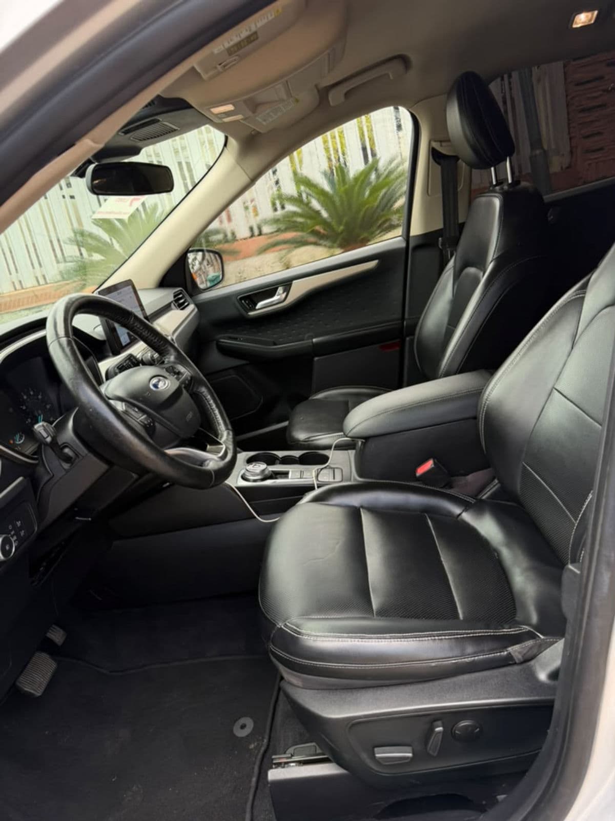 2020 Ford Escape SUV — photo 6 of 9