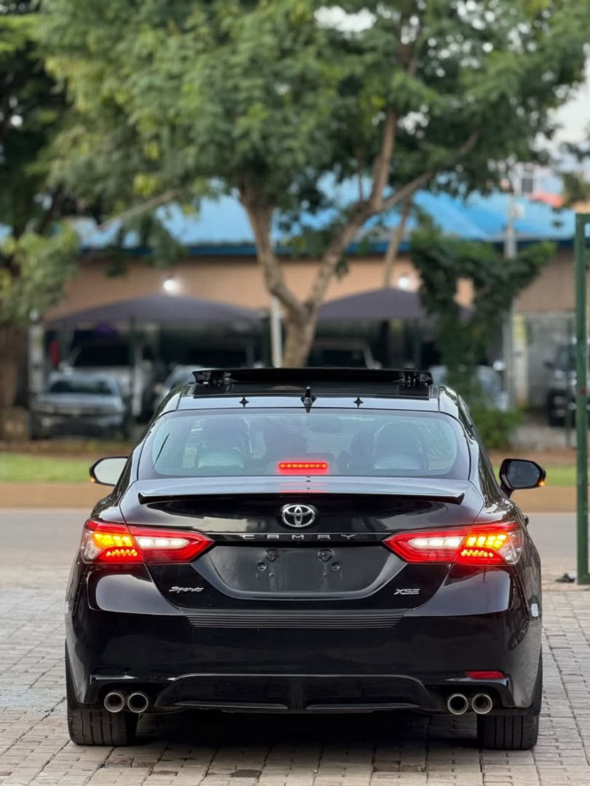 2020 Toyota Camry Sedan — photo 6 of 8