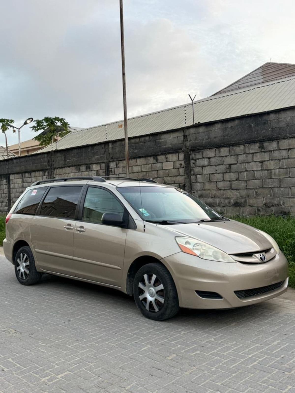 2006 Toyota Avanza Van/Minivan — photo 9 of 9