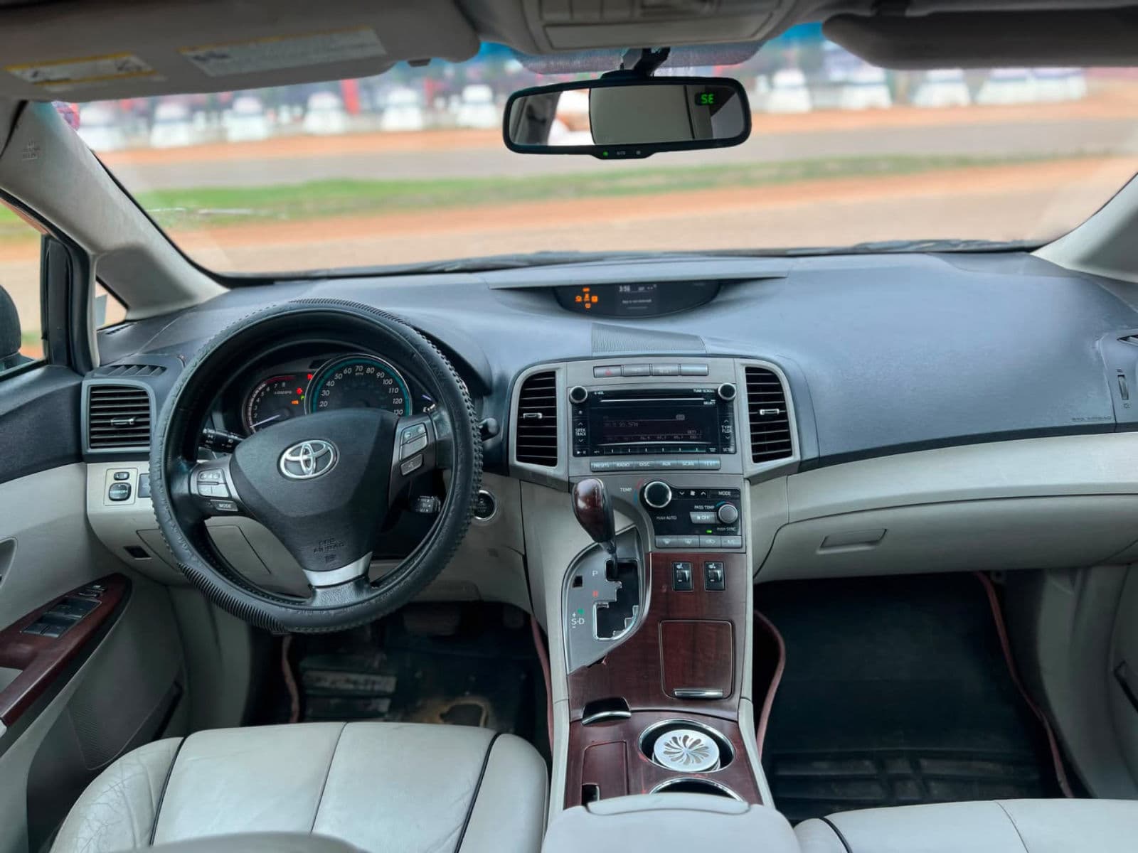 2012 Toyota Venza SUV — photo 4 of 10