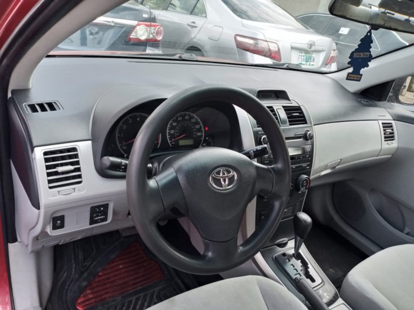 2012 Toyota Corolla Sedan — photo 7 of 8