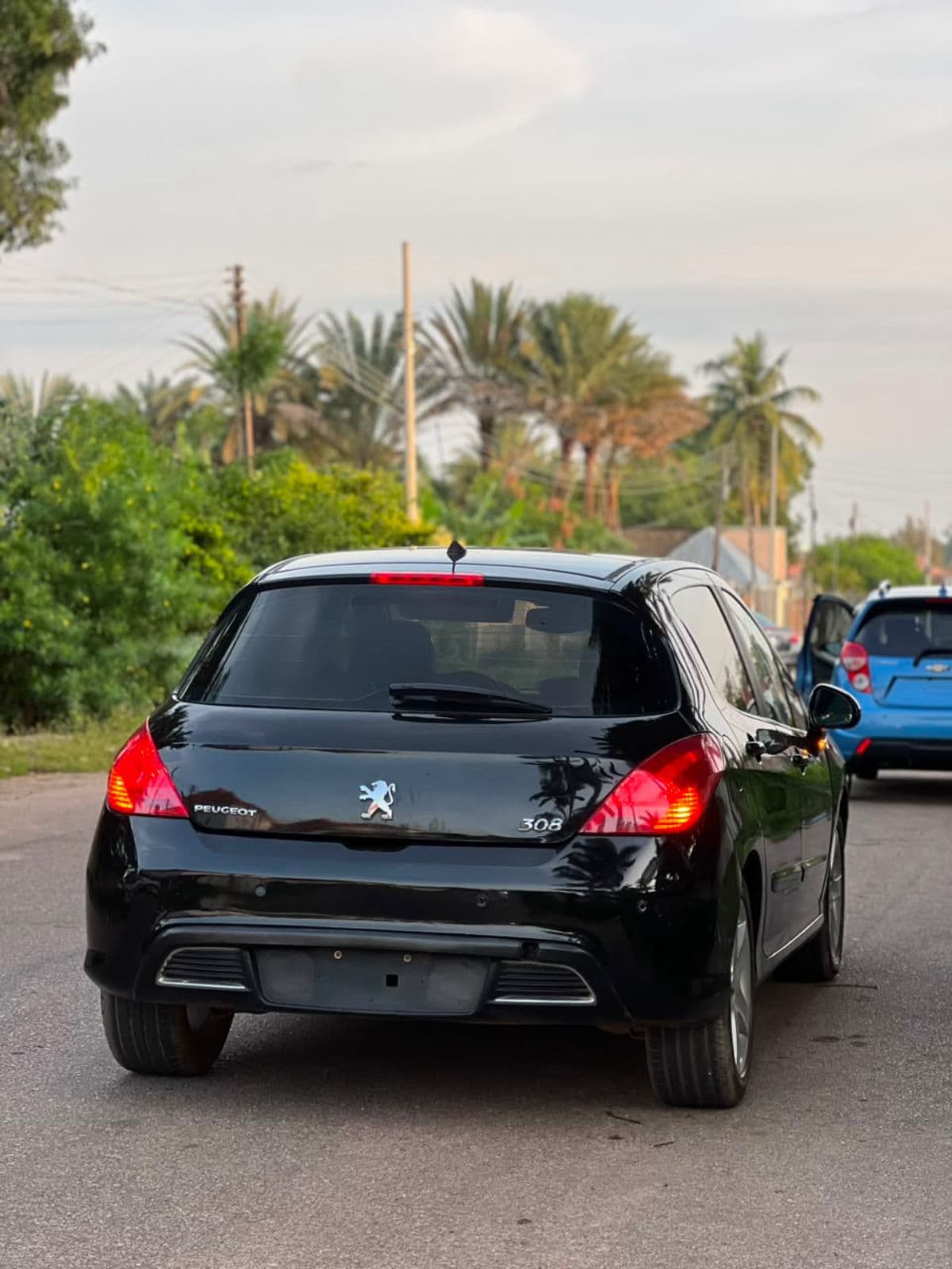 2011 Peugeot 308 Hatchback — photo 5 of 6