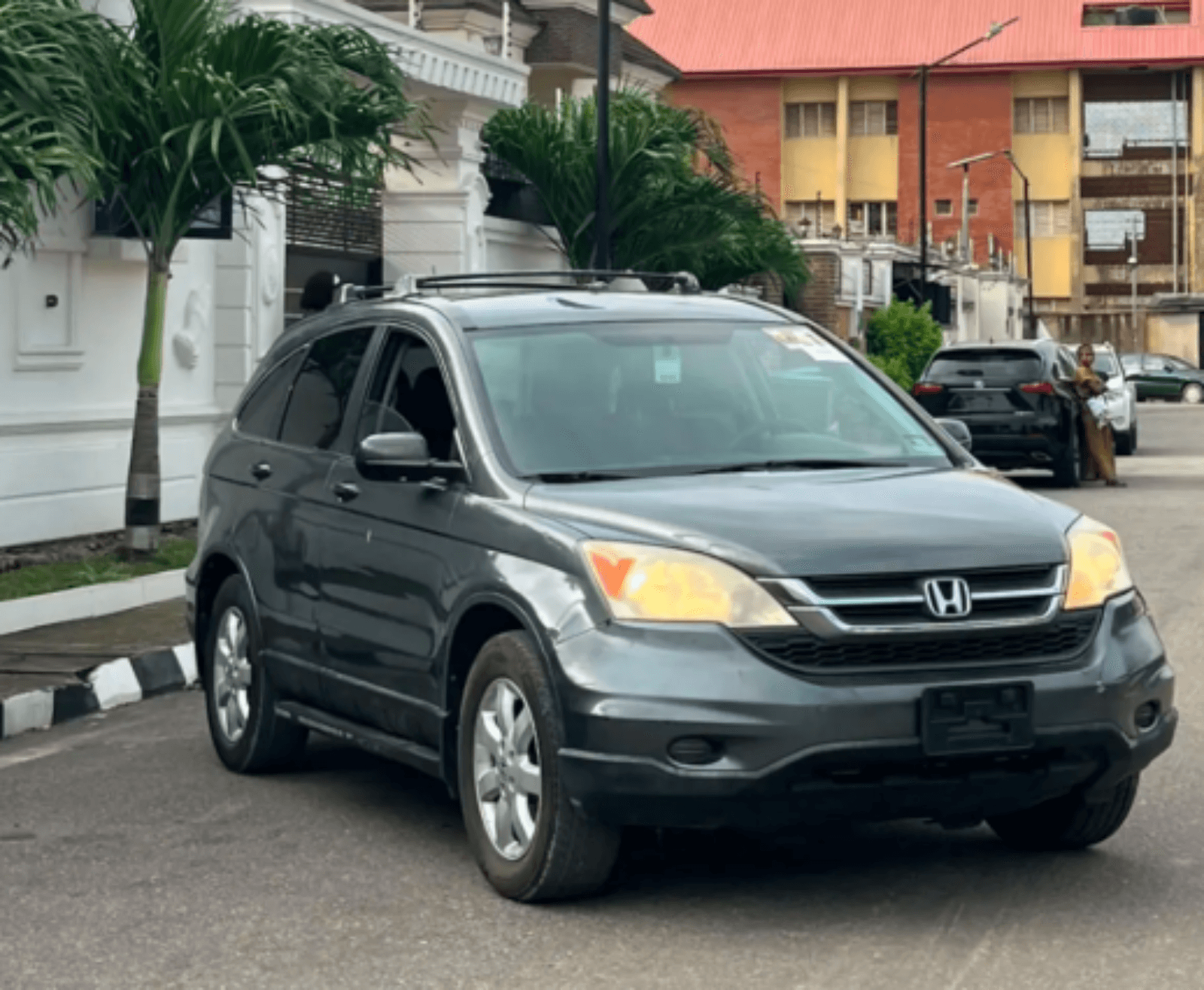 Tokunbo Clean 2011 Honda CR-V Automatic SUV for Sale in Agege, Lagos
